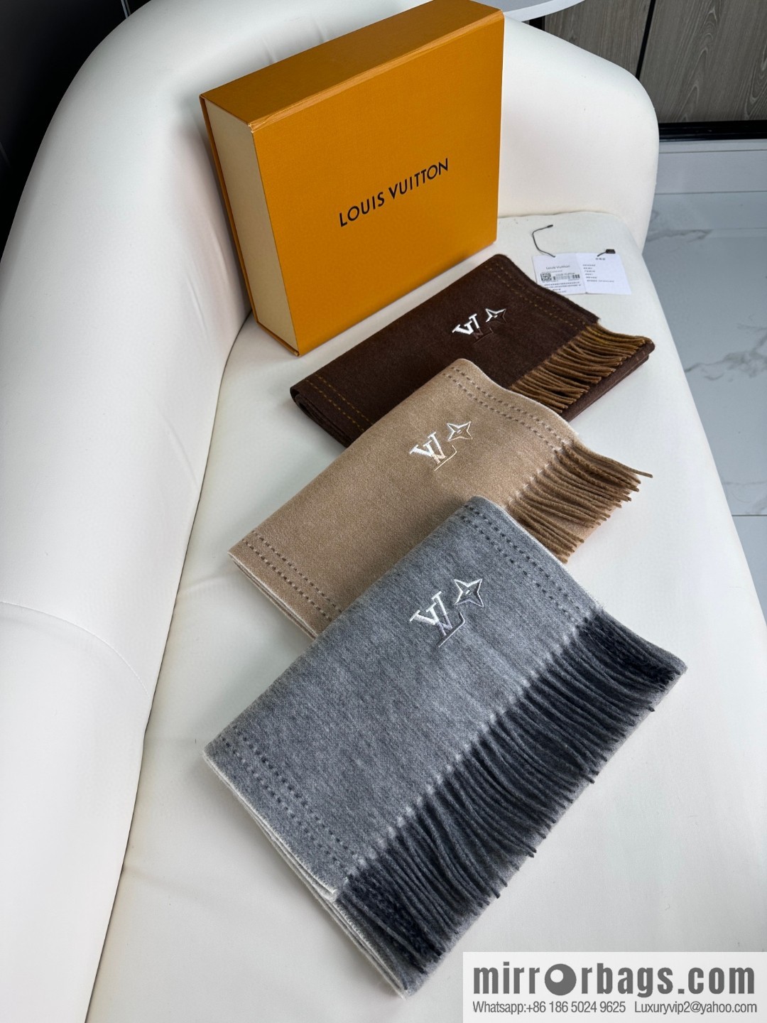 LV Classic Men's and Women's 30cm Wide Cashmere Scarf