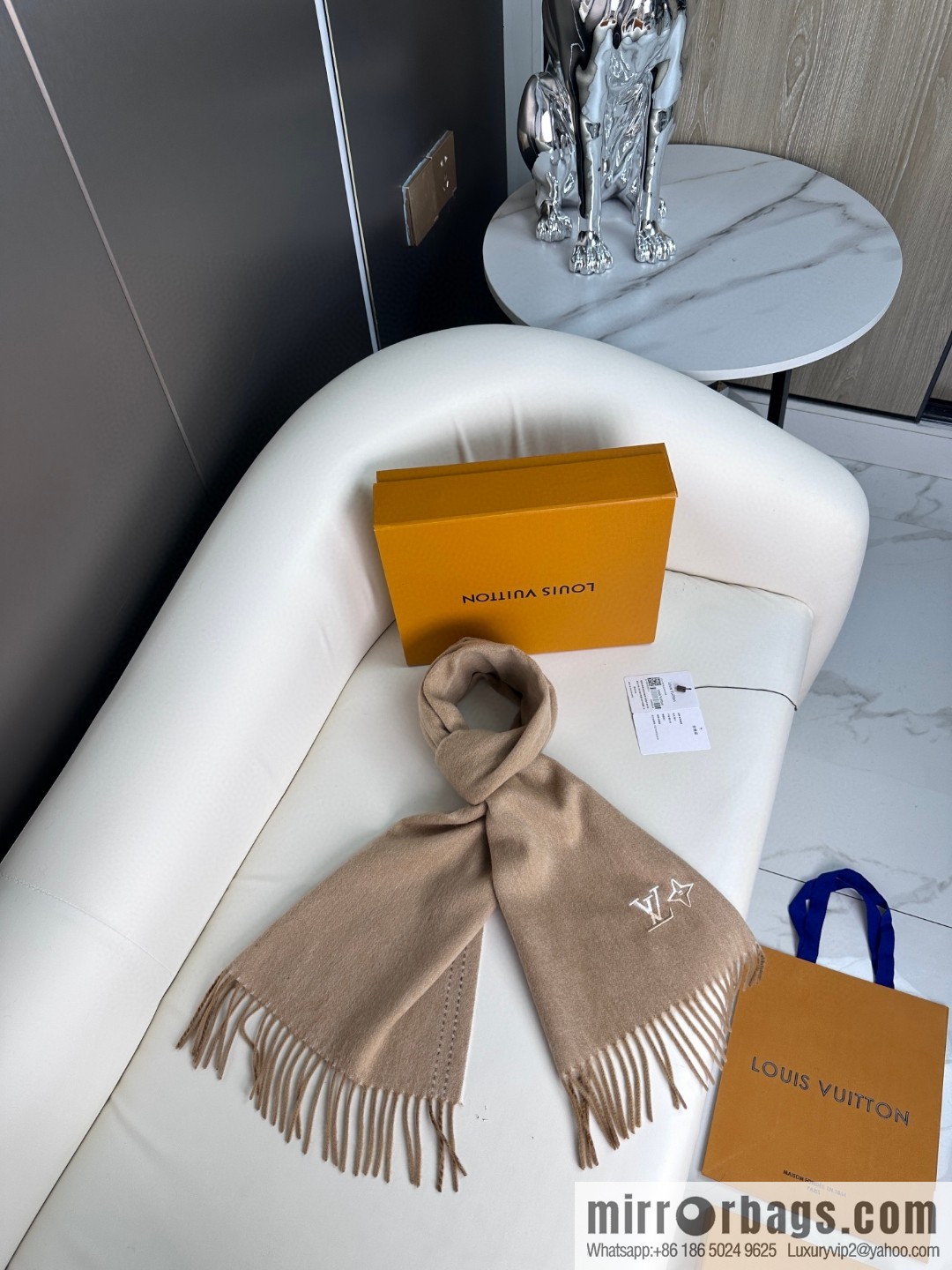LV Classic Men's and Women's 30cm Wide Cashmere Scarf
