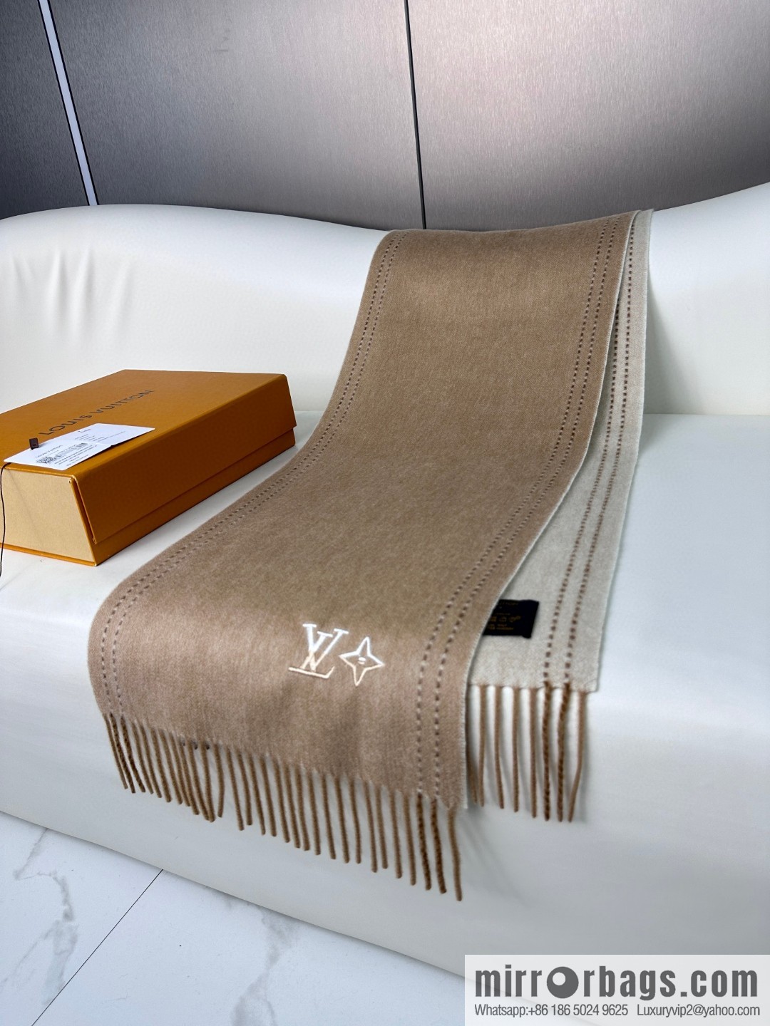 LV Classic Men's and Women's 30cm Wide Cashmere Scarf