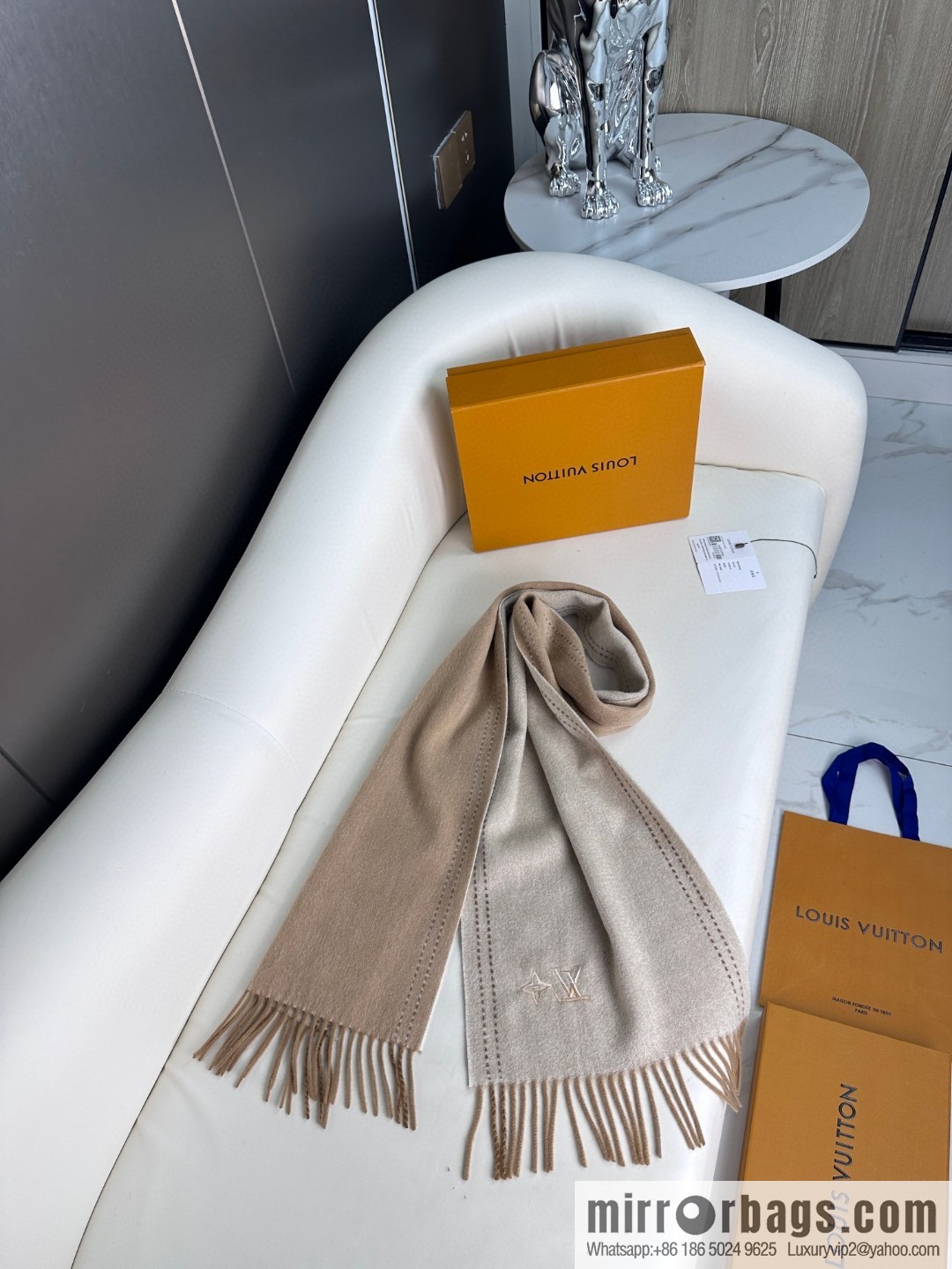 LV Classic Men's and Women's 30cm Wide Cashmere Scarf