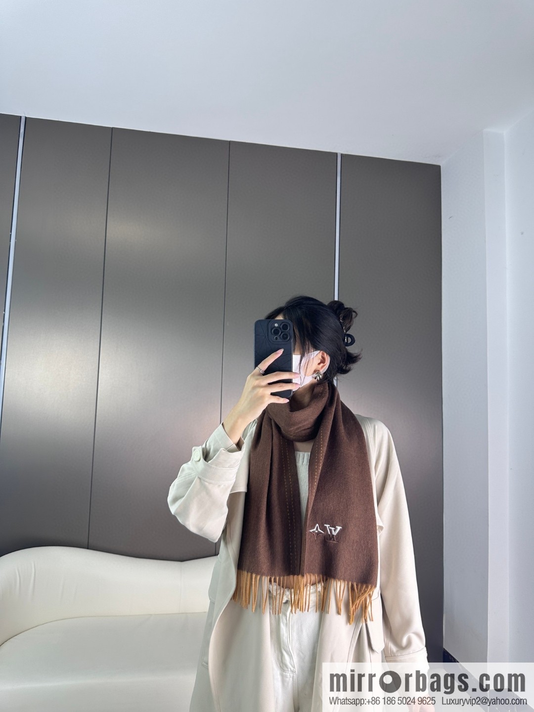 LV Classic Men's and Women's 30cm Wide Cashmere Scarf