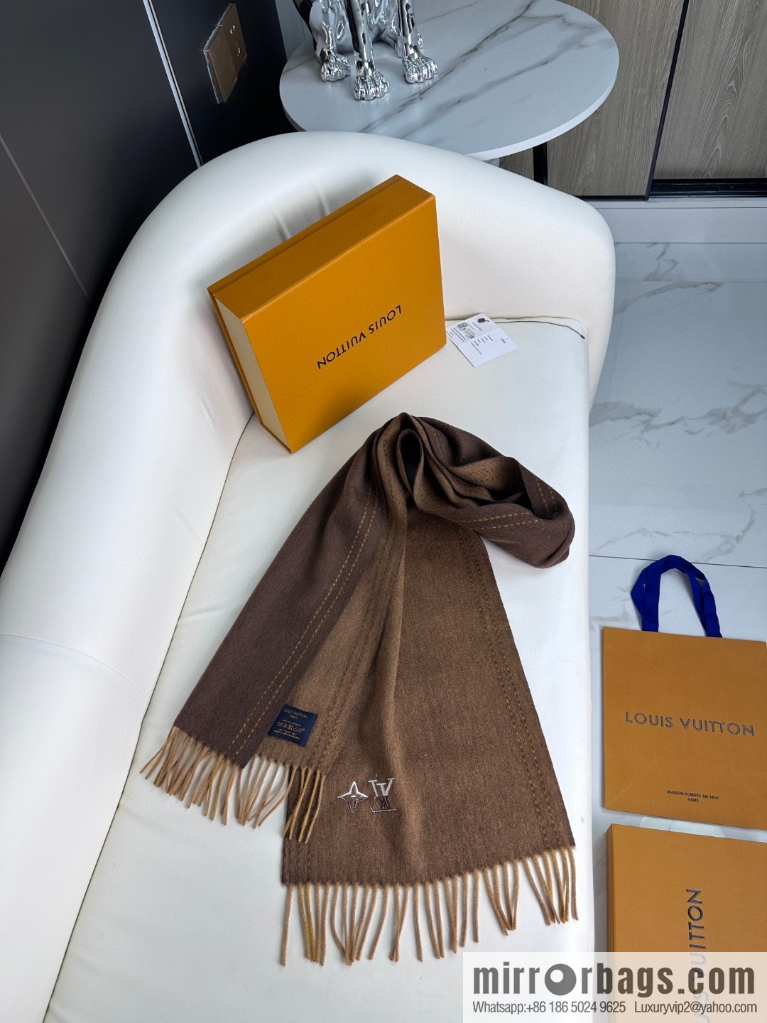 LV Classic Men's and Women's 30cm Wide Cashmere Scarf