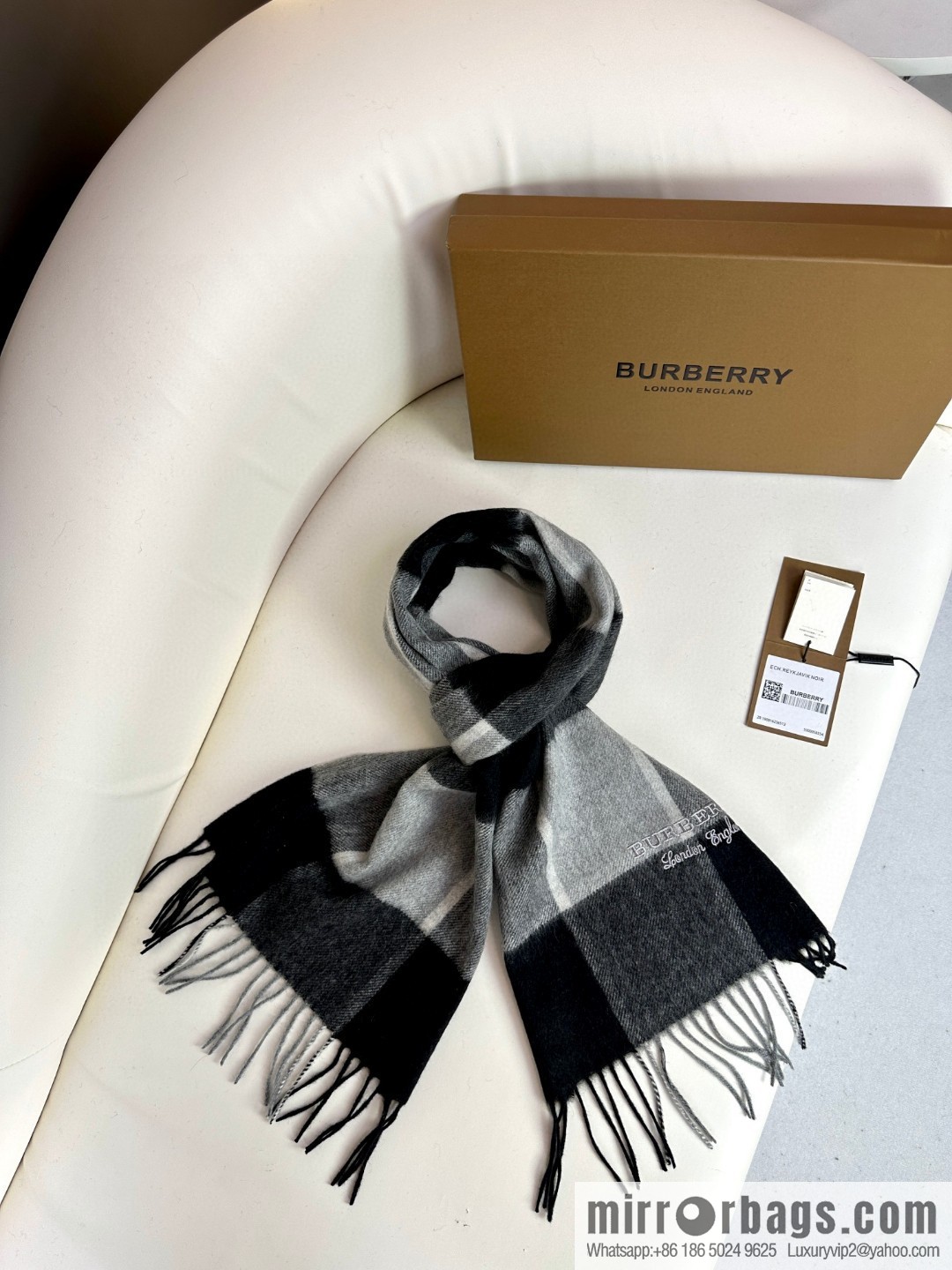 Burberry, Men's High-End Cashmere Scarf
