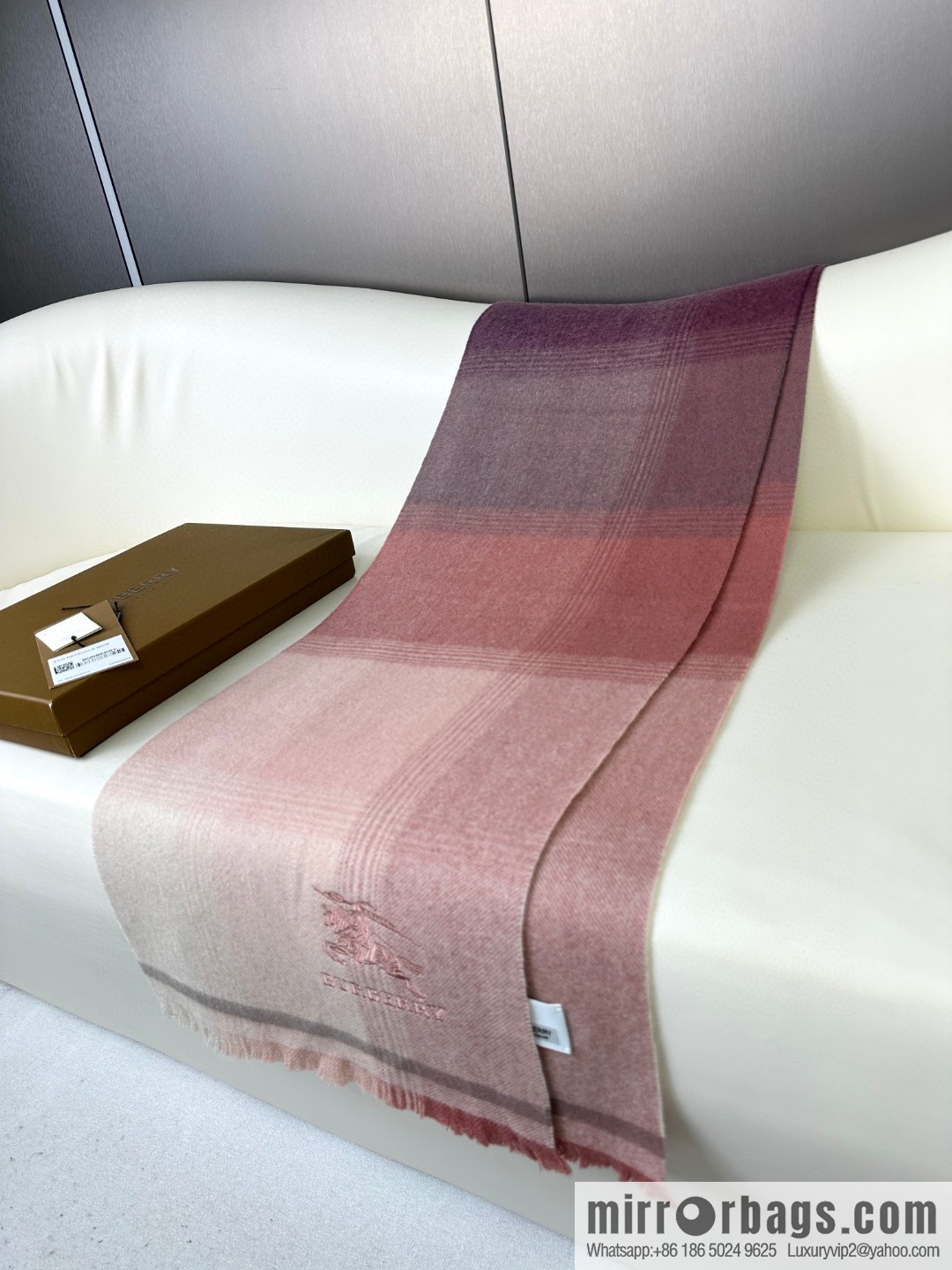 Burberry, counter-synced men's and women's cashmere scarves