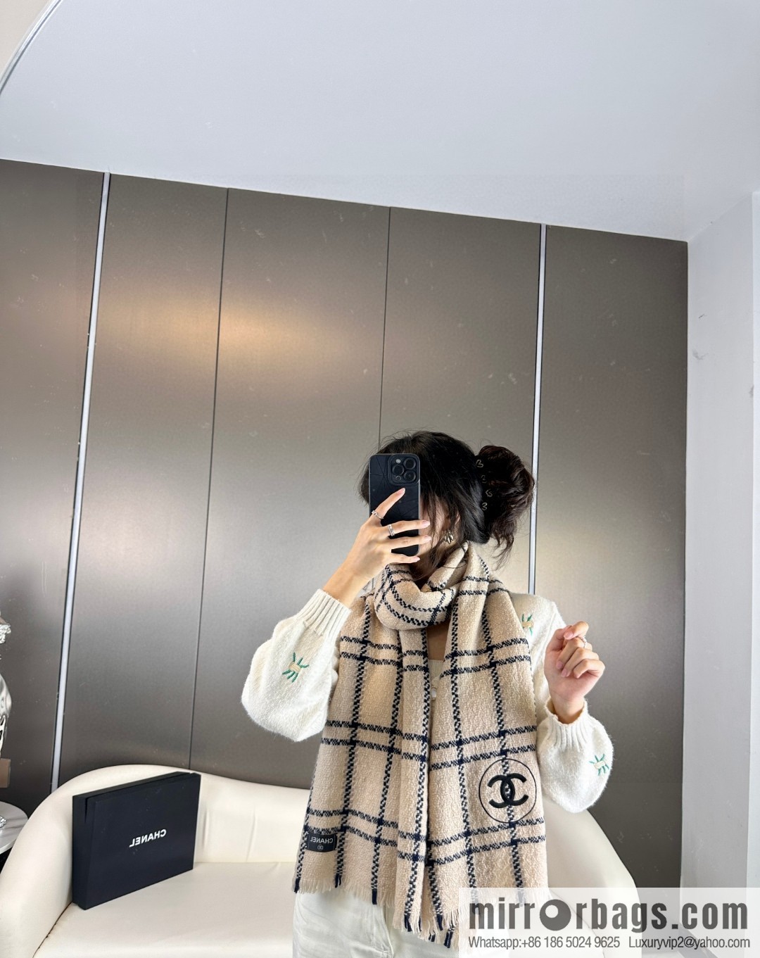 CHANEL 2023 Chanel new plaid scarf