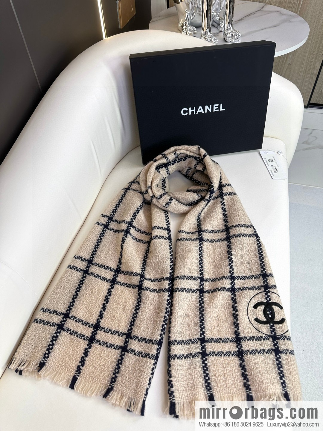 CHANEL 2023 Chanel new plaid scarf