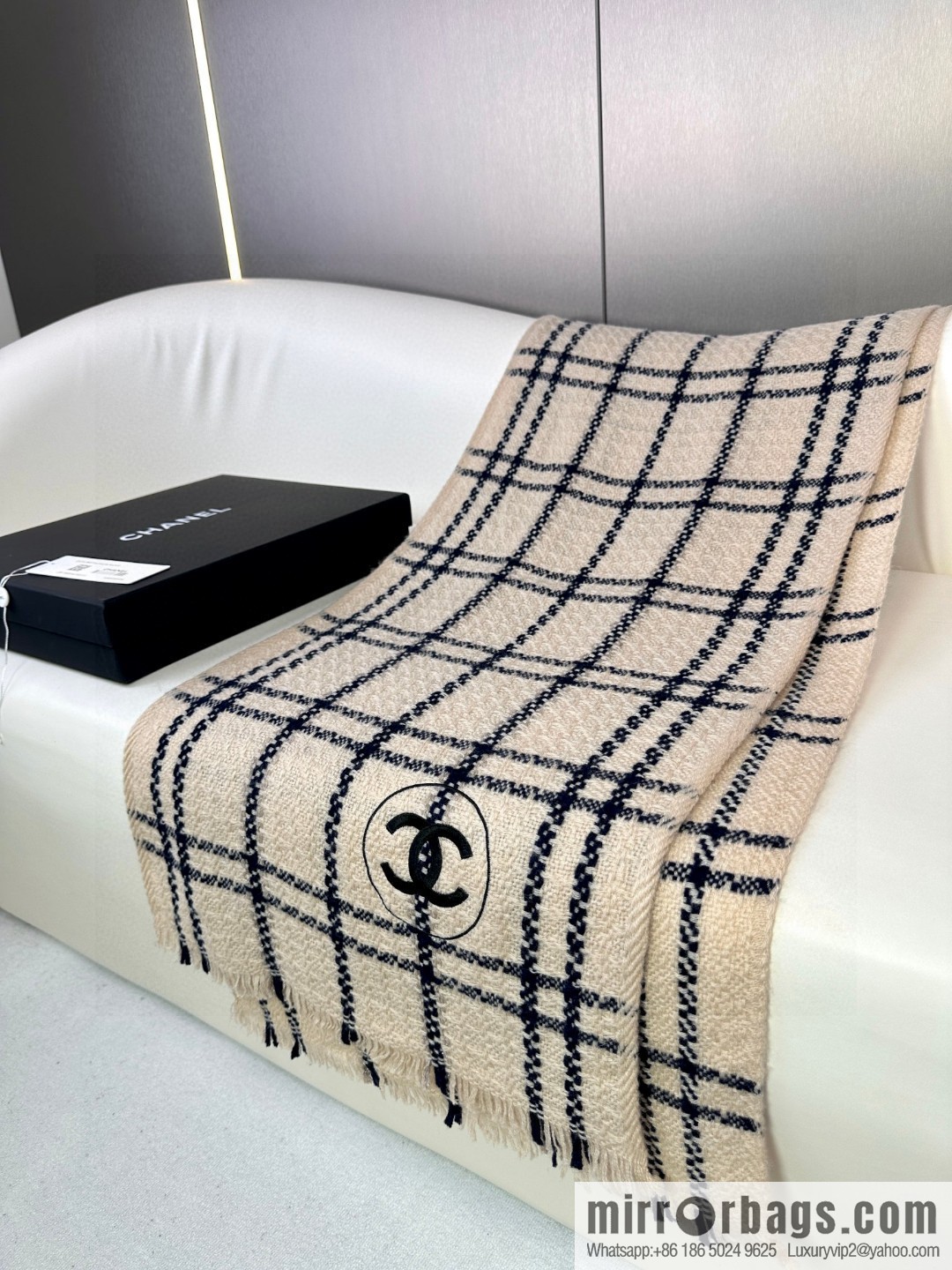 CHANEL 2023 Chanel new plaid scarf