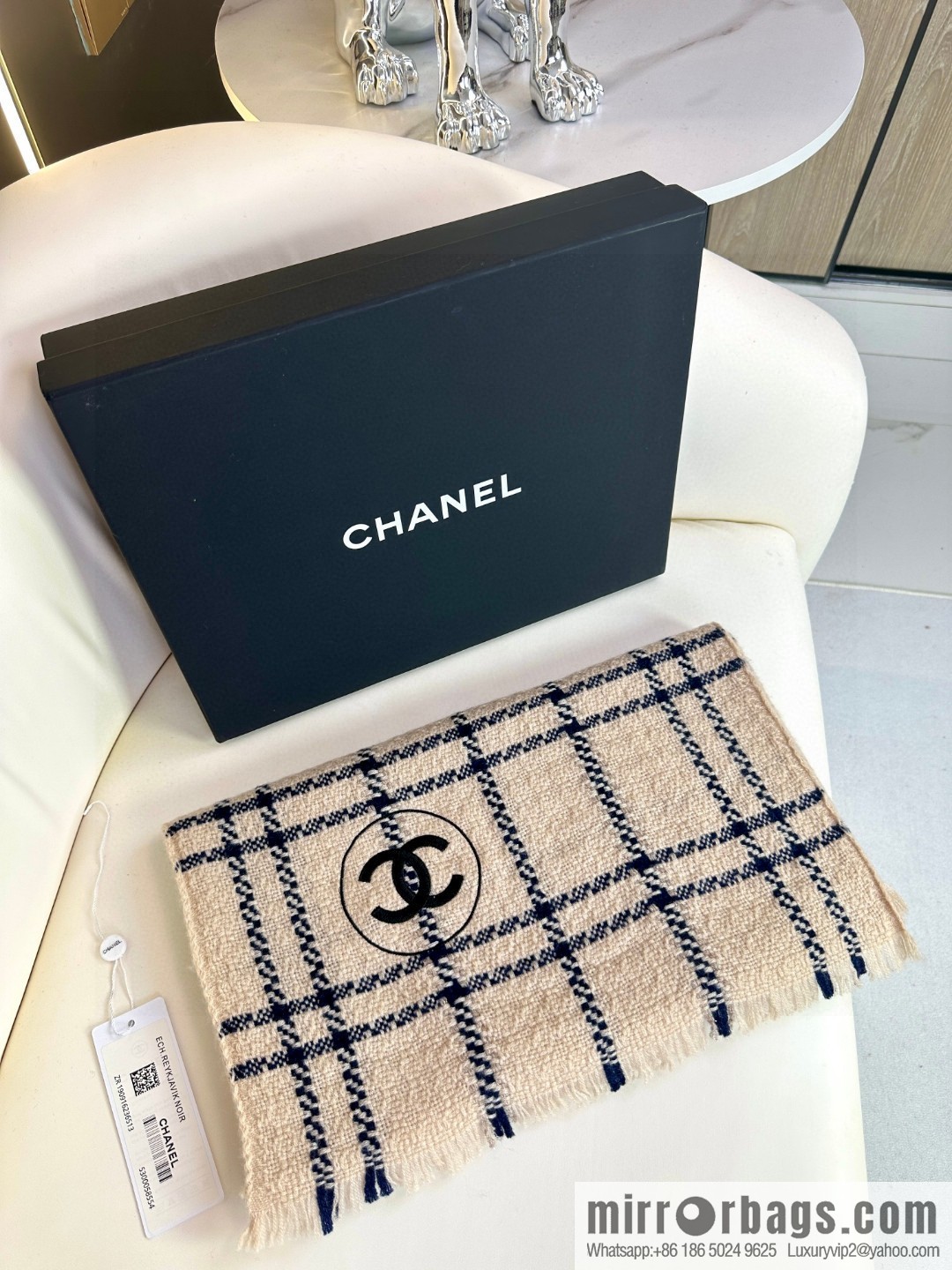 CHANEL 2023 Chanel new plaid scarf