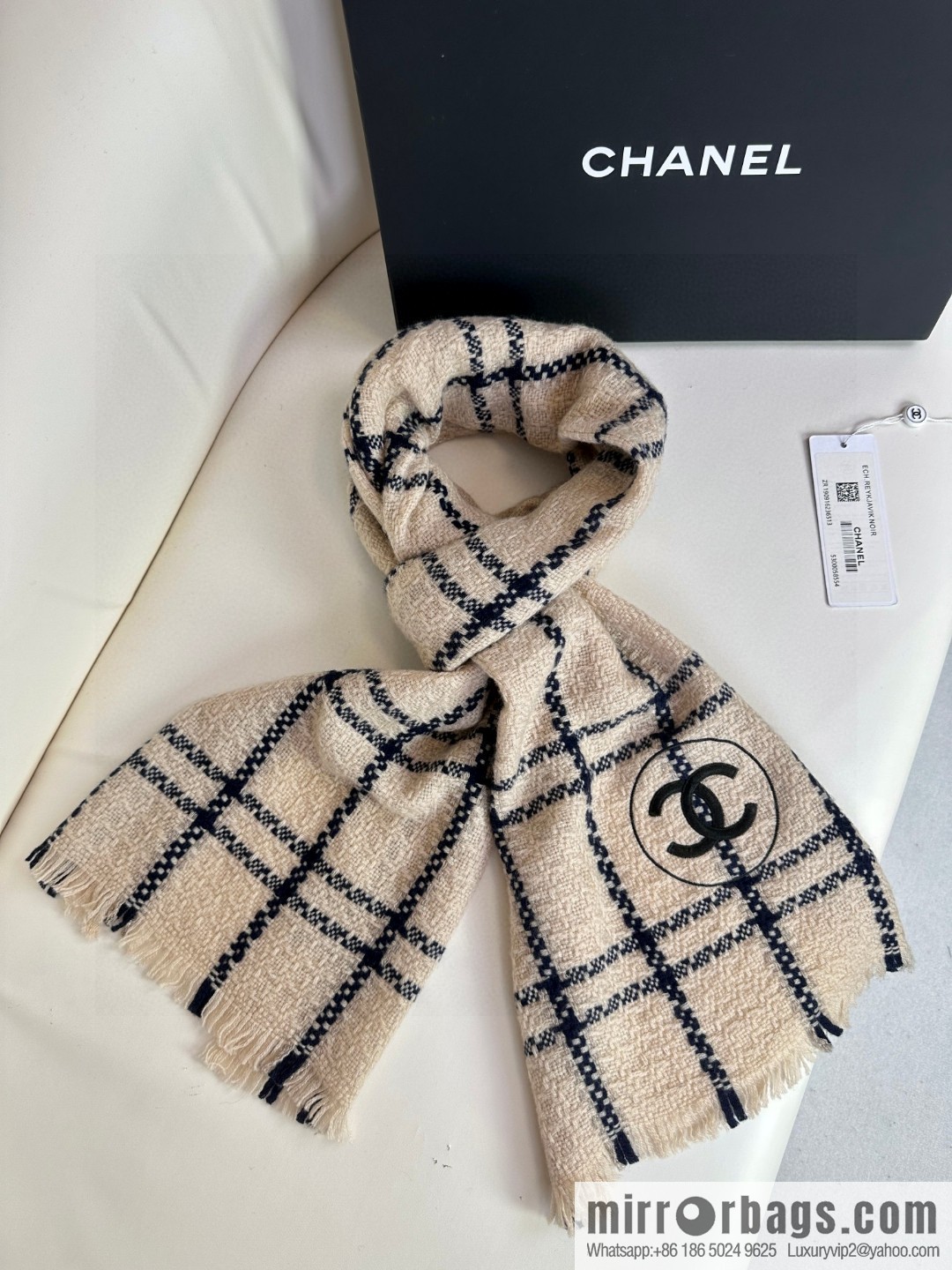 CHANEL 2023 Chanel new plaid scarf