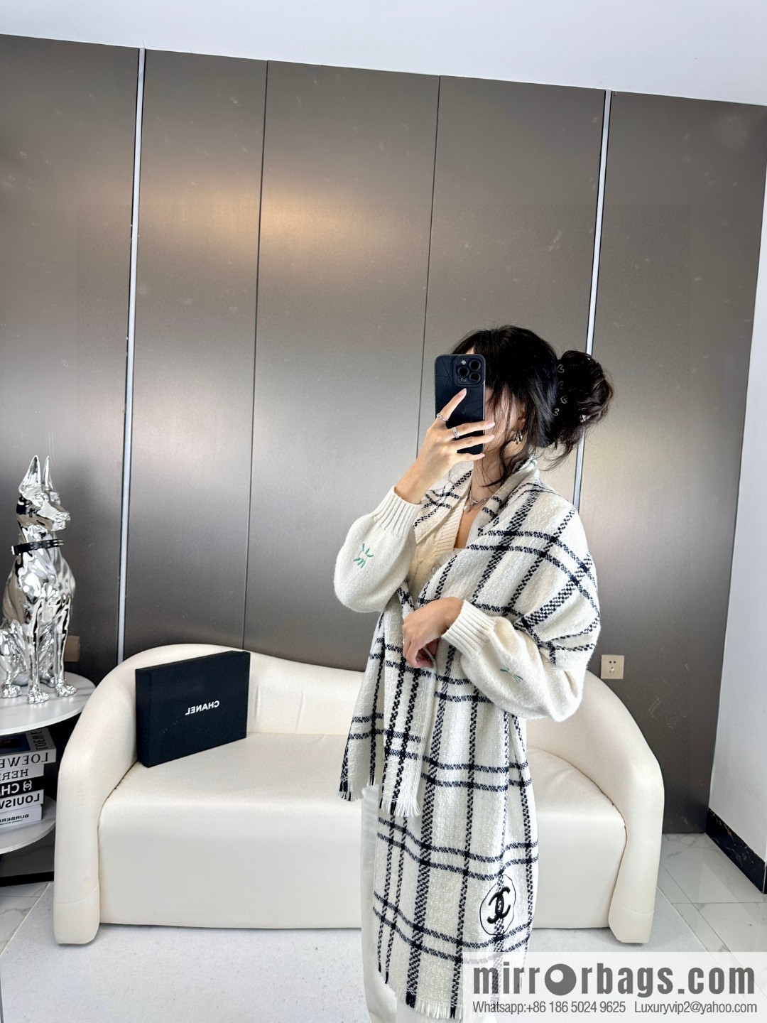 CHANEL 2023 Chanel new plaid scarf