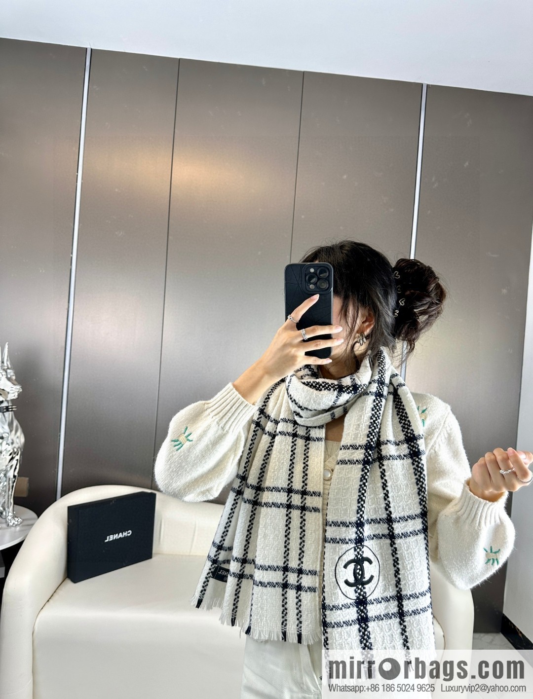 CHANEL 2023 Chanel new plaid scarf