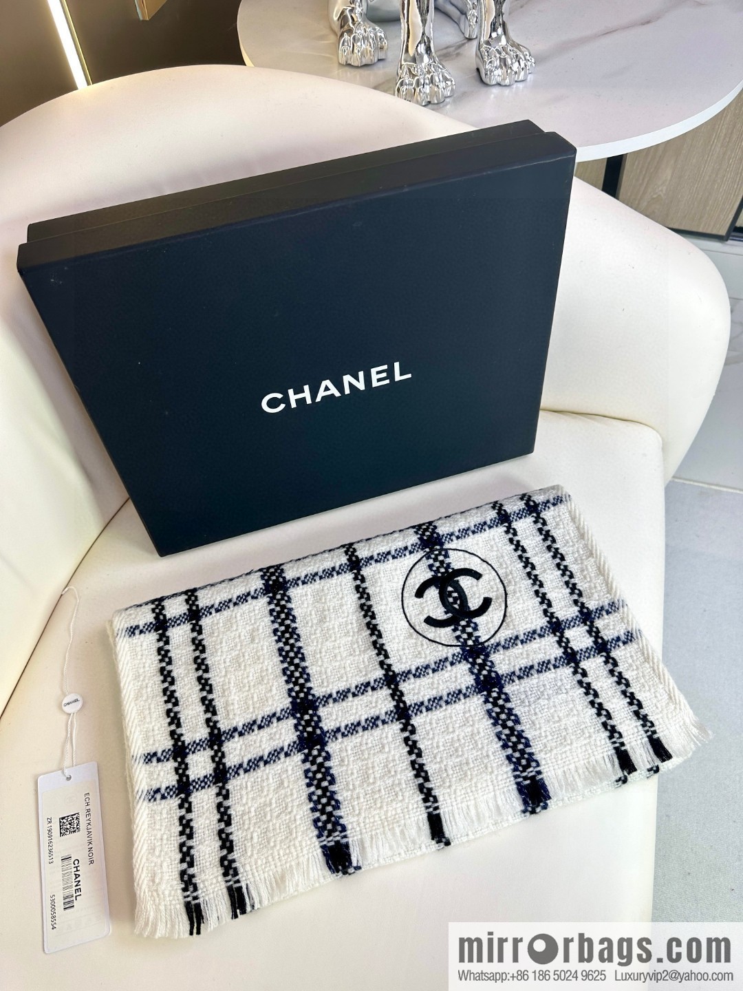 CHANEL 2023 Chanel new plaid scarf