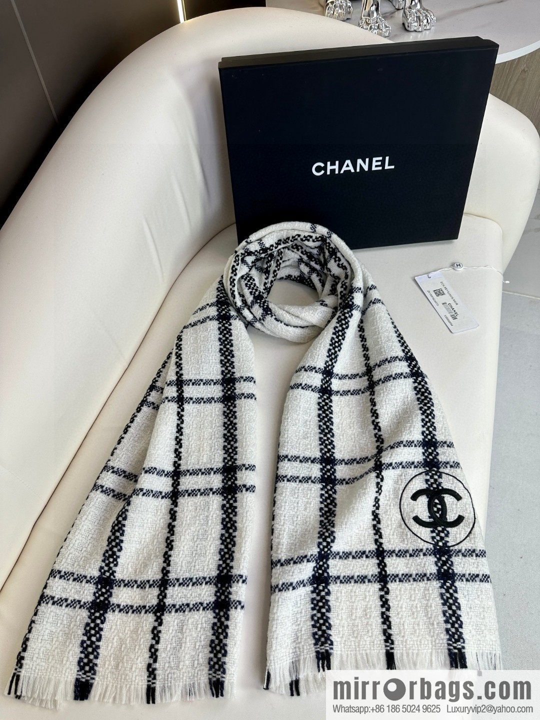 CHANEL 2023 Chanel new plaid scarf