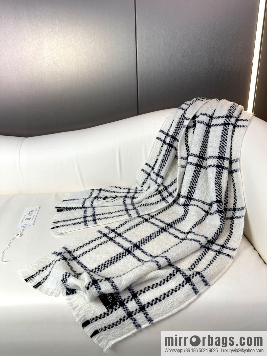 CHANEL 2023 Chanel new plaid scarf