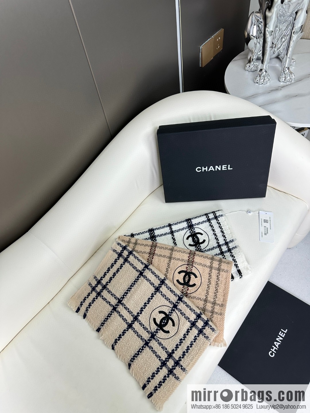CHANEL 2023 Chanel new plaid scarf
