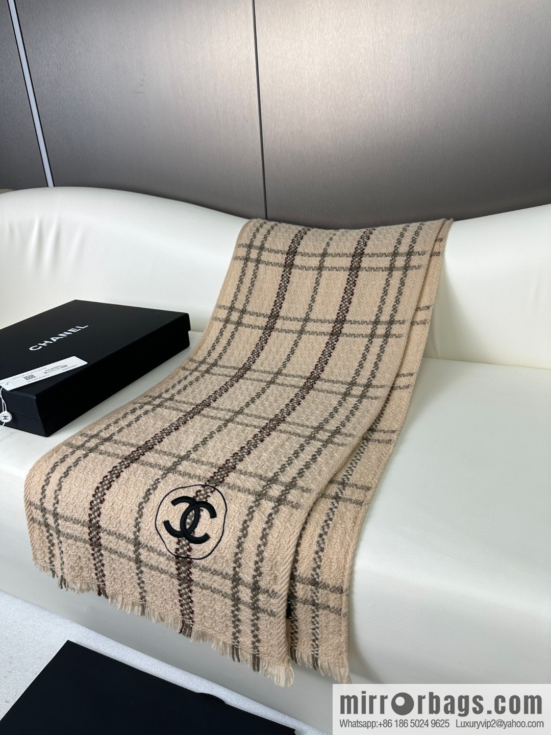 CHANEL 2023 Chanel new plaid scarf