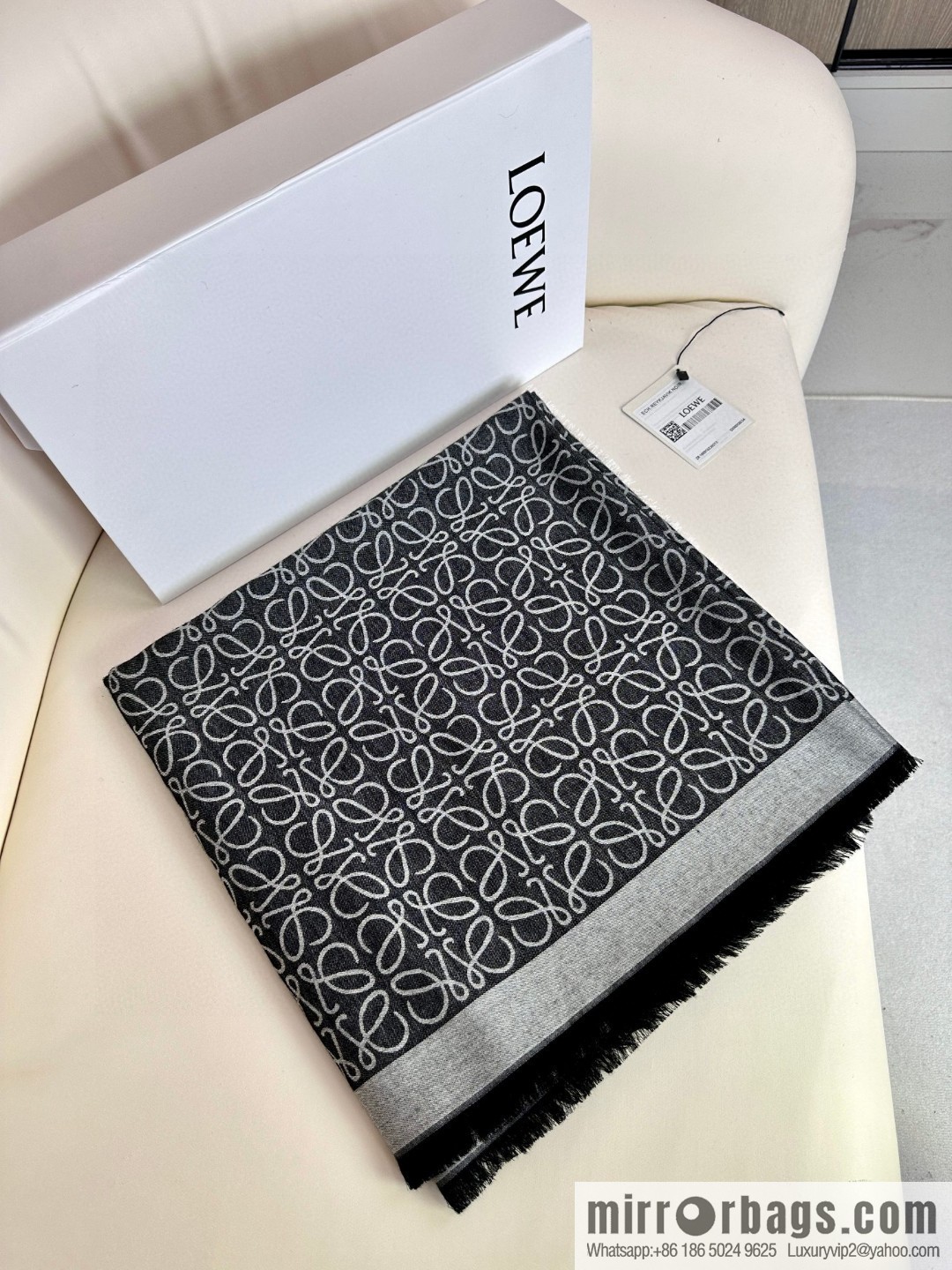 LOEWE Barcelona counter custom-made, cashmere square scarf