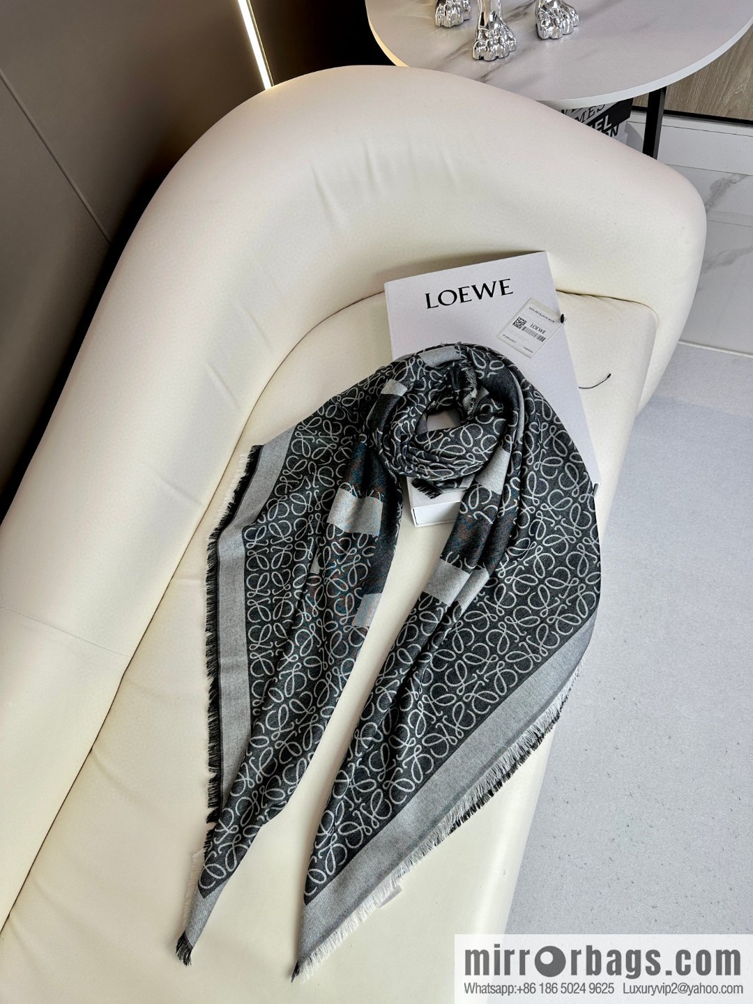 LOEWE Barcelona counter custom-made, cashmere square scarf