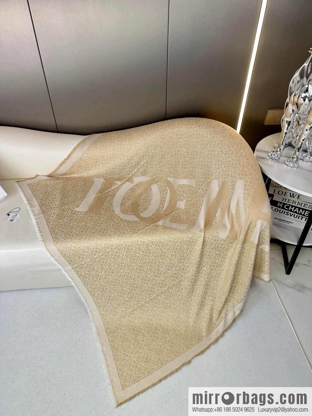 LOEWE Barcelona counter custom-made, cashmere square scarf