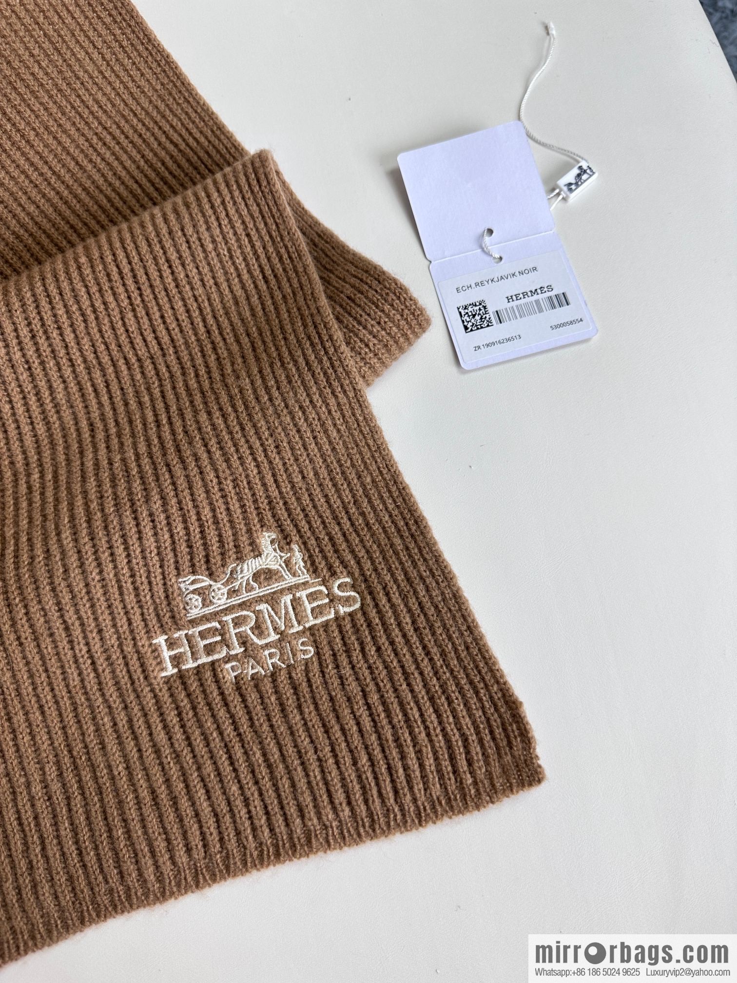 Hermès 2023 official website latest men's and women's knitted scarves