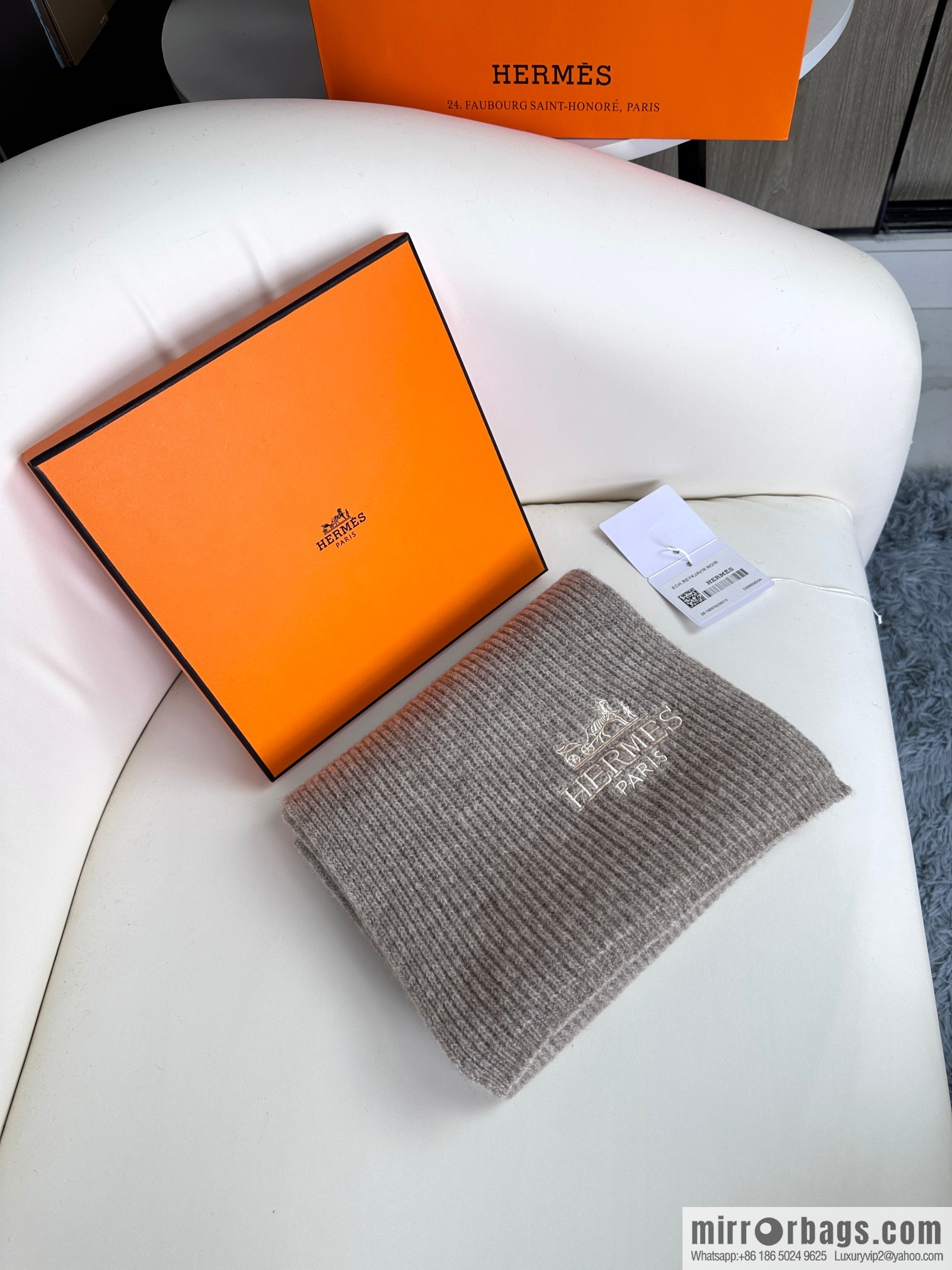 Hermès 2023 official website latest men's and women's knitted scarves