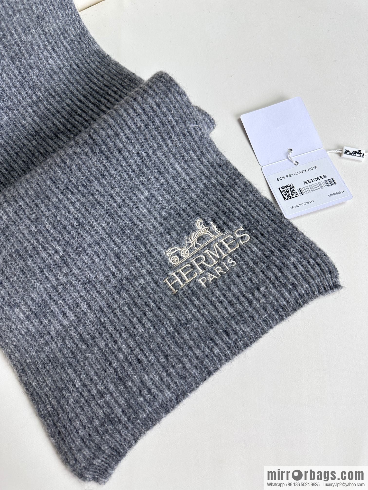 Hermès 2023 official website latest men's and women's knitted scarves
