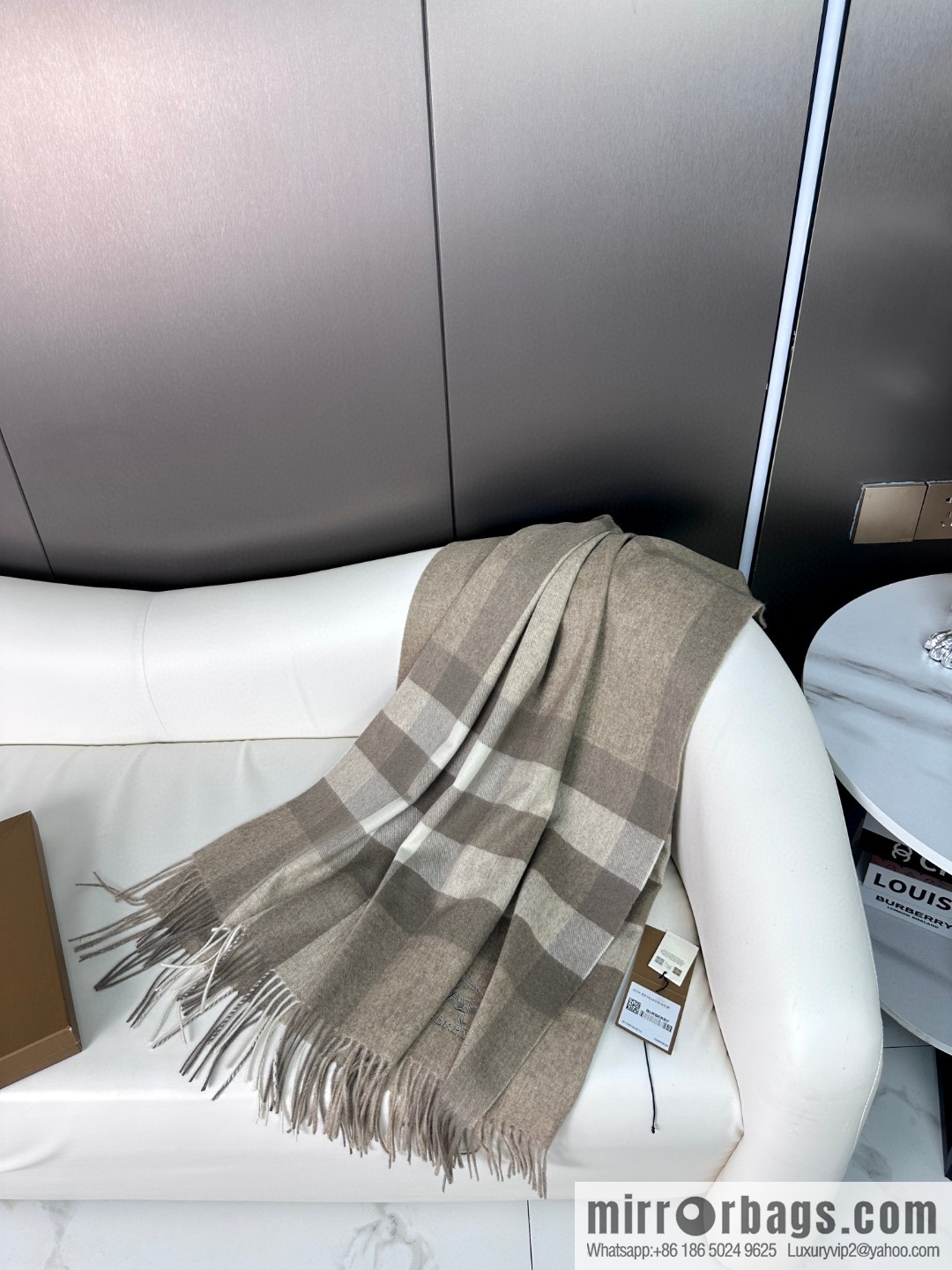Burberry Burberry 2023 Counter Classic Horse 💗 Scarf Shawl