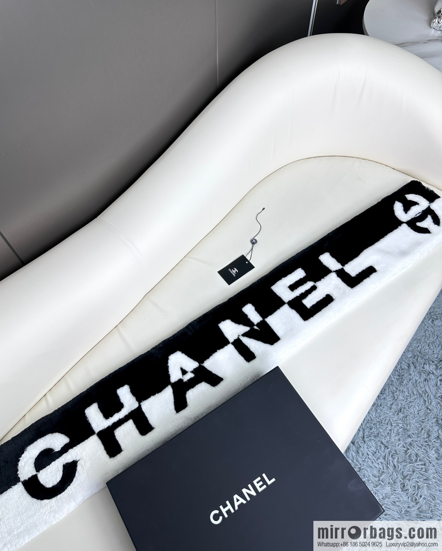 CHANEL new autumn and winter models, imported artificial fur and cashmere scarves and shawls