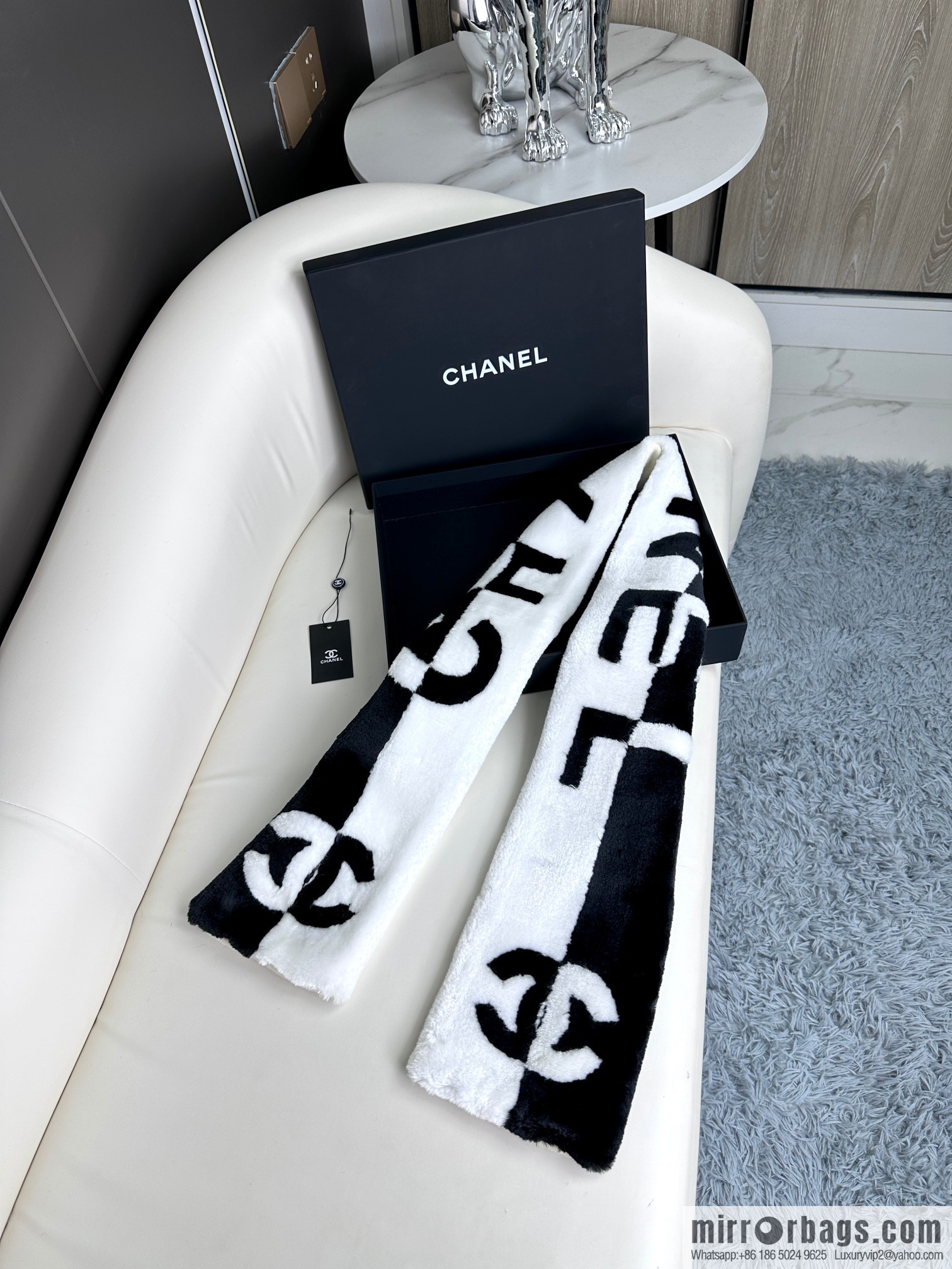 CHANEL new autumn and winter models, imported artificial fur and cashmere scarves and shawls