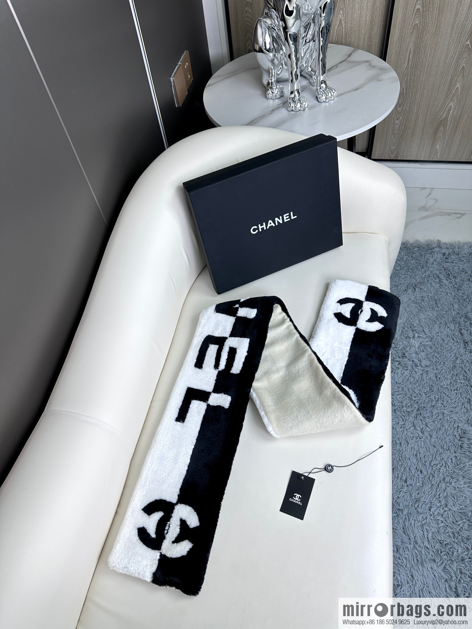 CHANEL new autumn and winter models, imported artificial fur and cashmere scarves and shawls