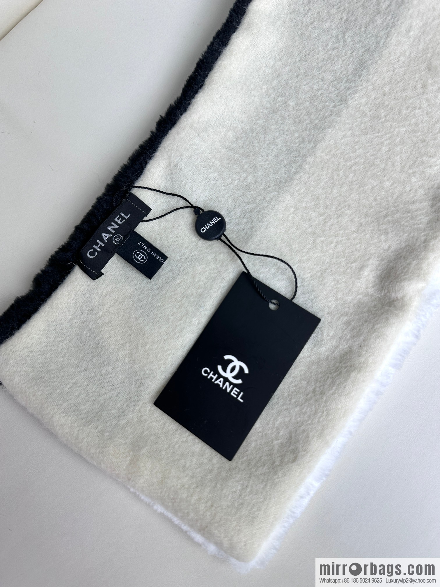 CHANEL new autumn and winter models, imported artificial fur and cashmere scarves and shawls