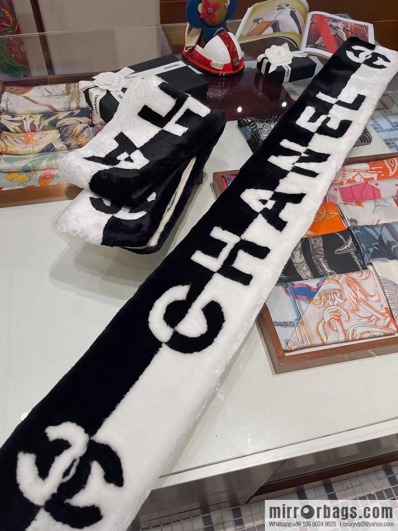 CHANEL new autumn and winter models, imported artificial fur and cashmere scarves and shawls