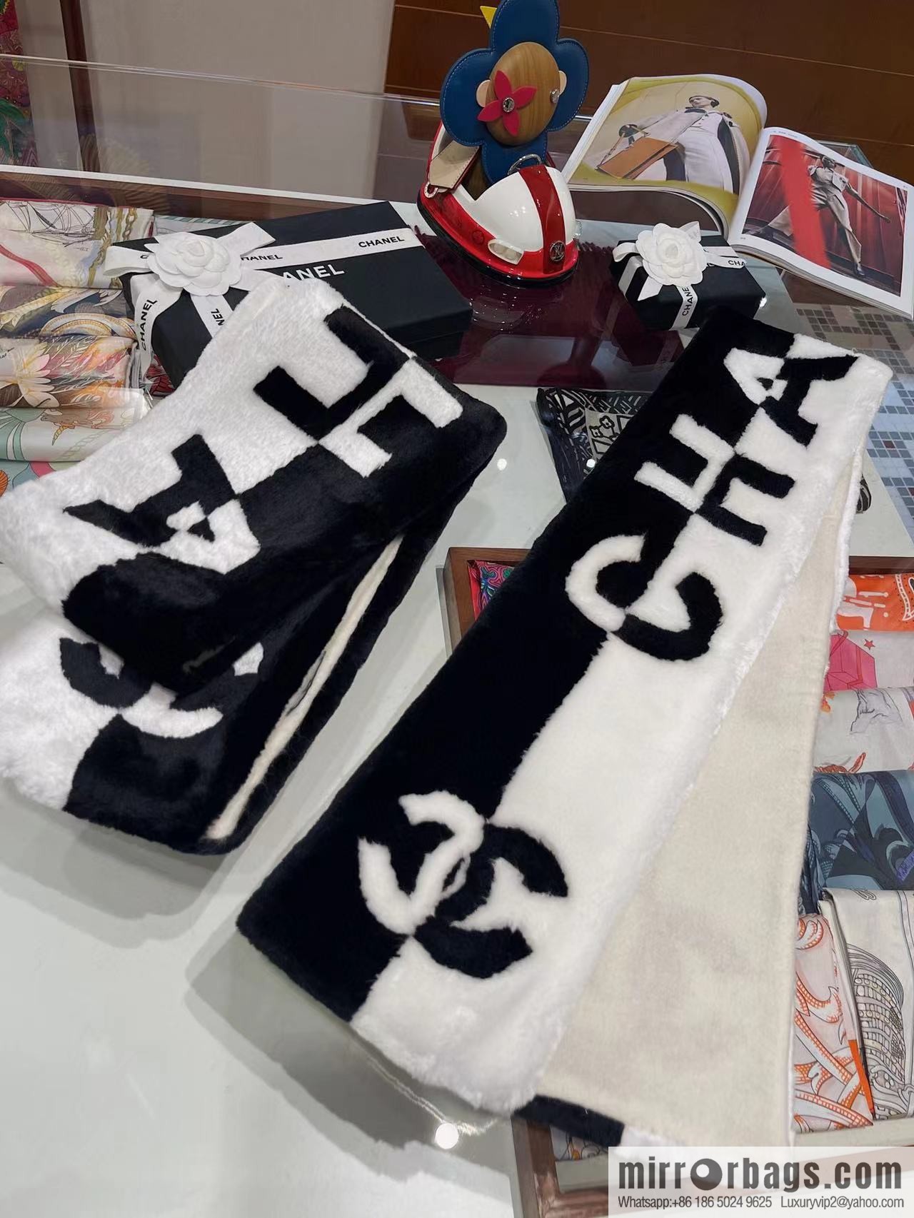 CHANEL new autumn and winter models, imported artificial fur and cashmere scarves and shawls
