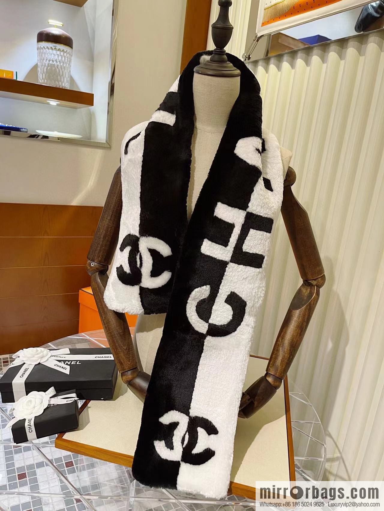 CHANEL new autumn and winter models, imported artificial fur and cashmere scarves and shawls