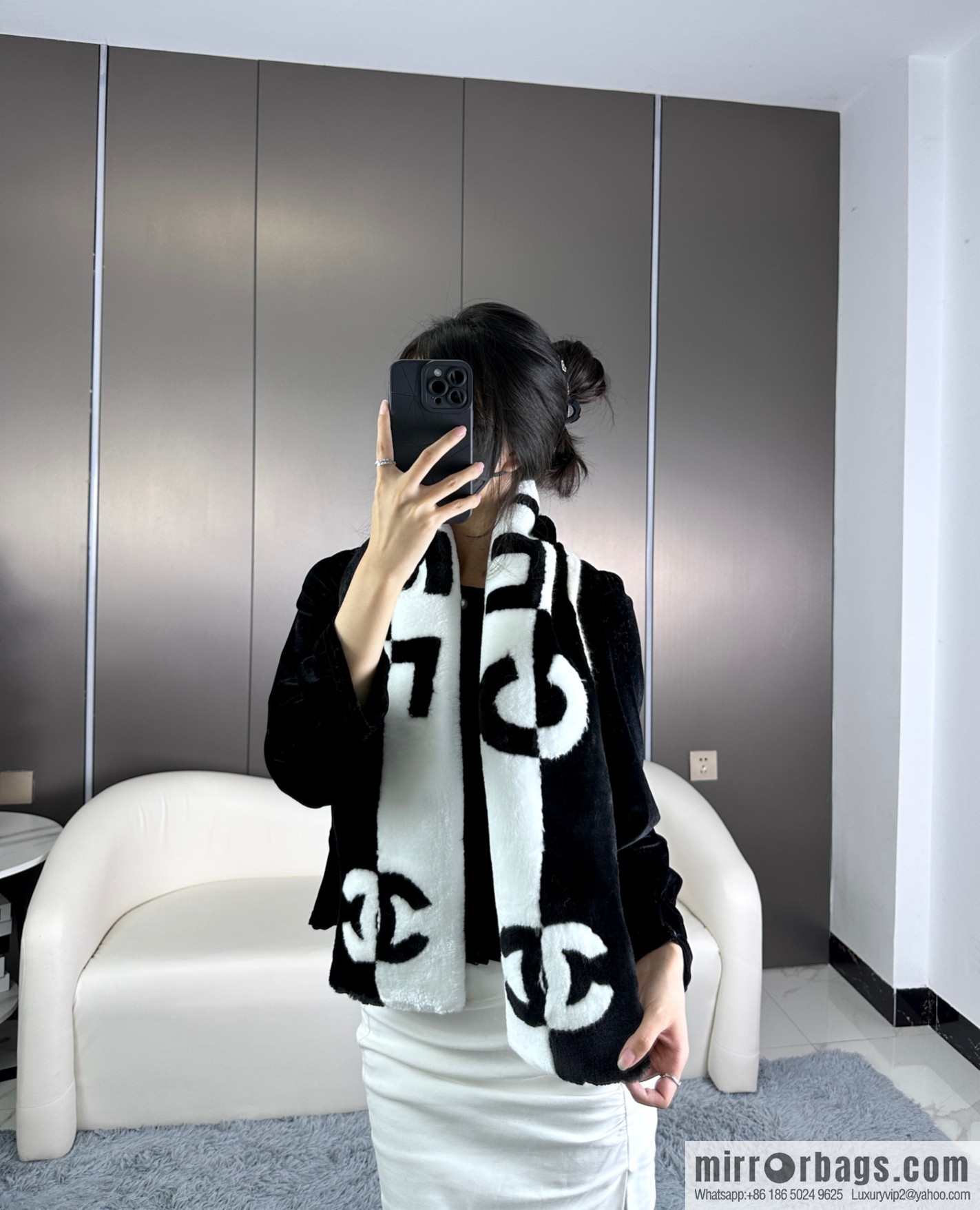 CHANEL new autumn and winter models, imported artificial fur and cashmere scarves and shawls