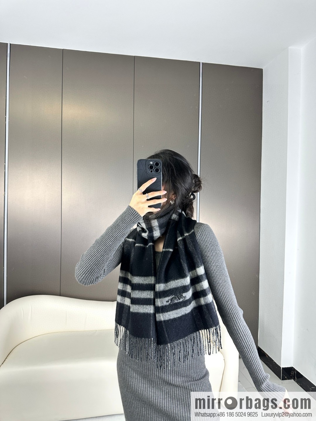 Burberry 2023 Burberry, the new double-sided warhorse men's and women's cashmere scarf