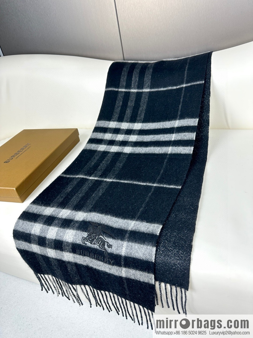 Burberry 2023 Burberry, the new double-sided warhorse men's and women's cashmere scarf