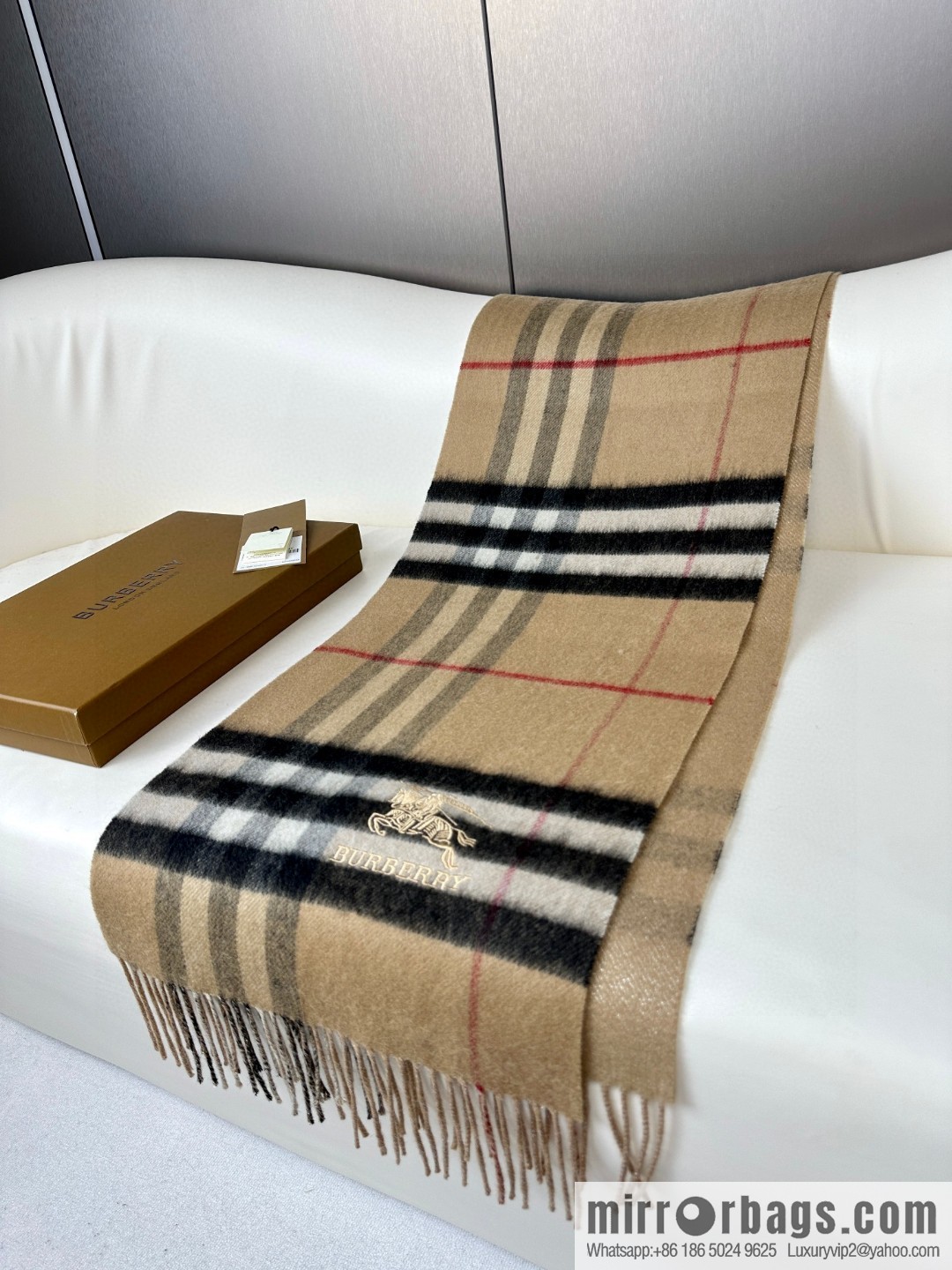 Burberry 2023 Burberry, the new double-sided warhorse men's and women's cashmere scarf