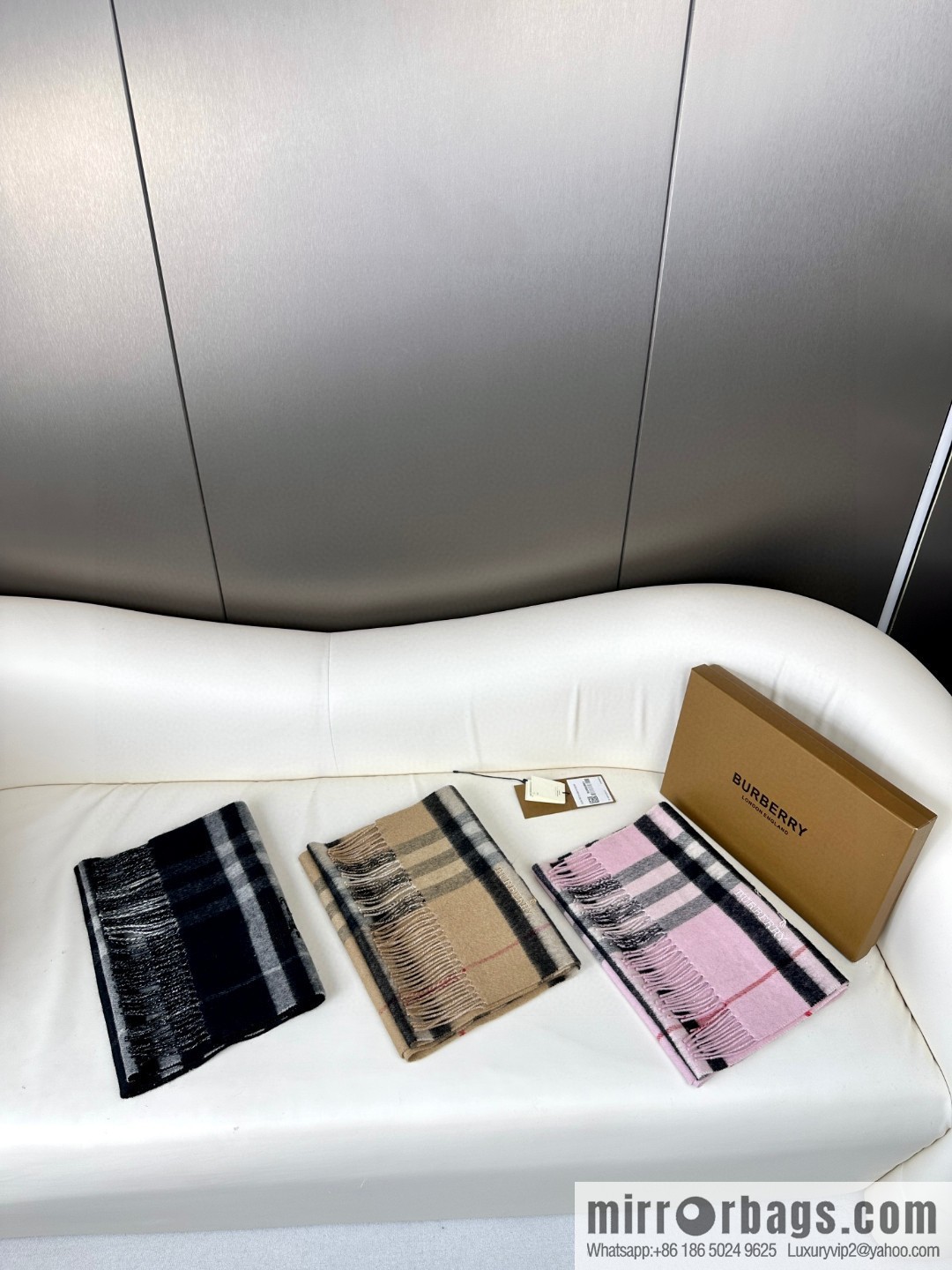 Burberry 2023 Burberry, the new double-sided warhorse men's and women's cashmere scarf