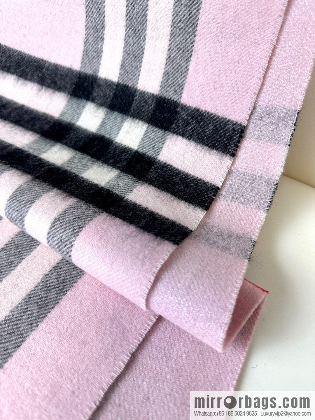 Burberry 2023 Burberry, the new double-sided warhorse men's and women's cashmere scarf