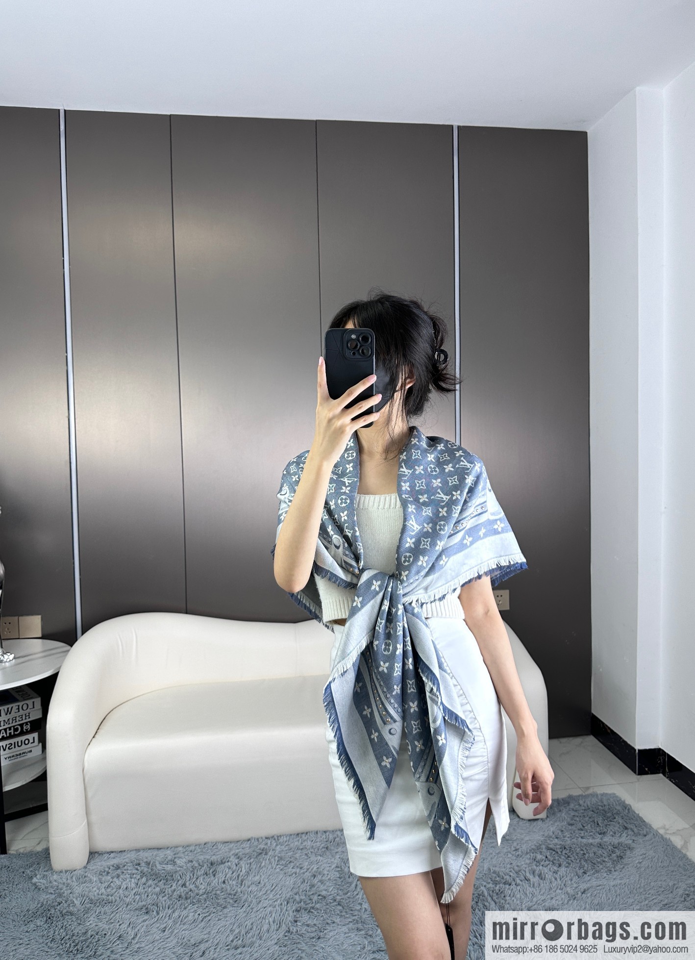 LV STUDDY DENIM MONOGRAM Shawl
