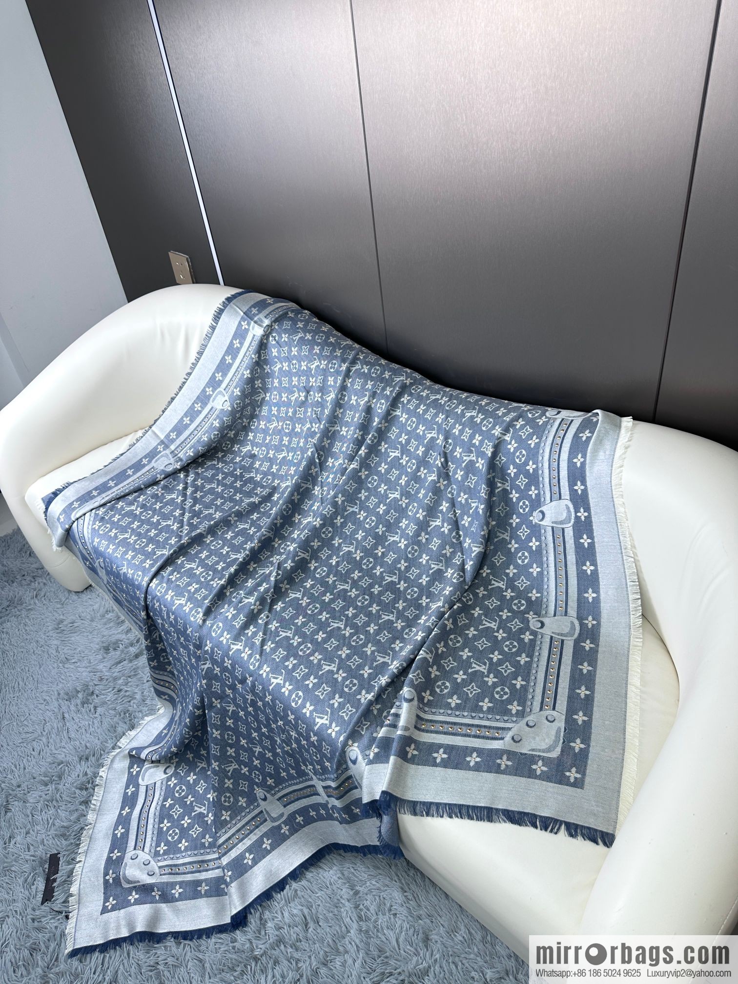 LV STUDDY DENIM MONOGRAM Shawl