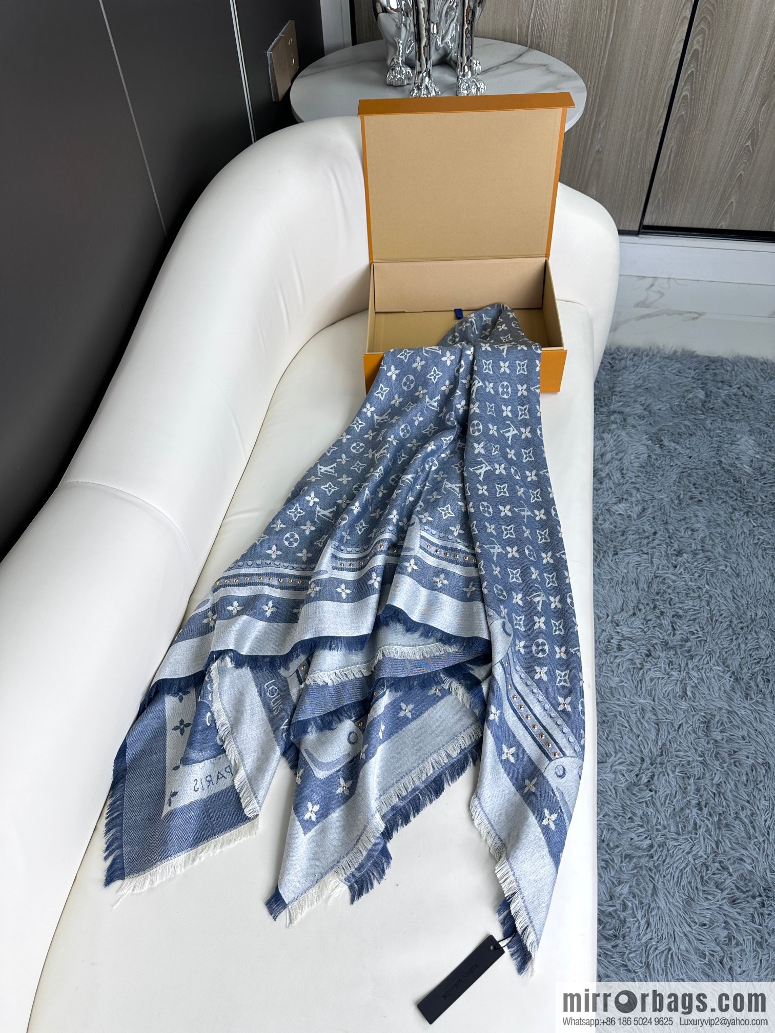 LV STUDDY DENIM MONOGRAM Shawl