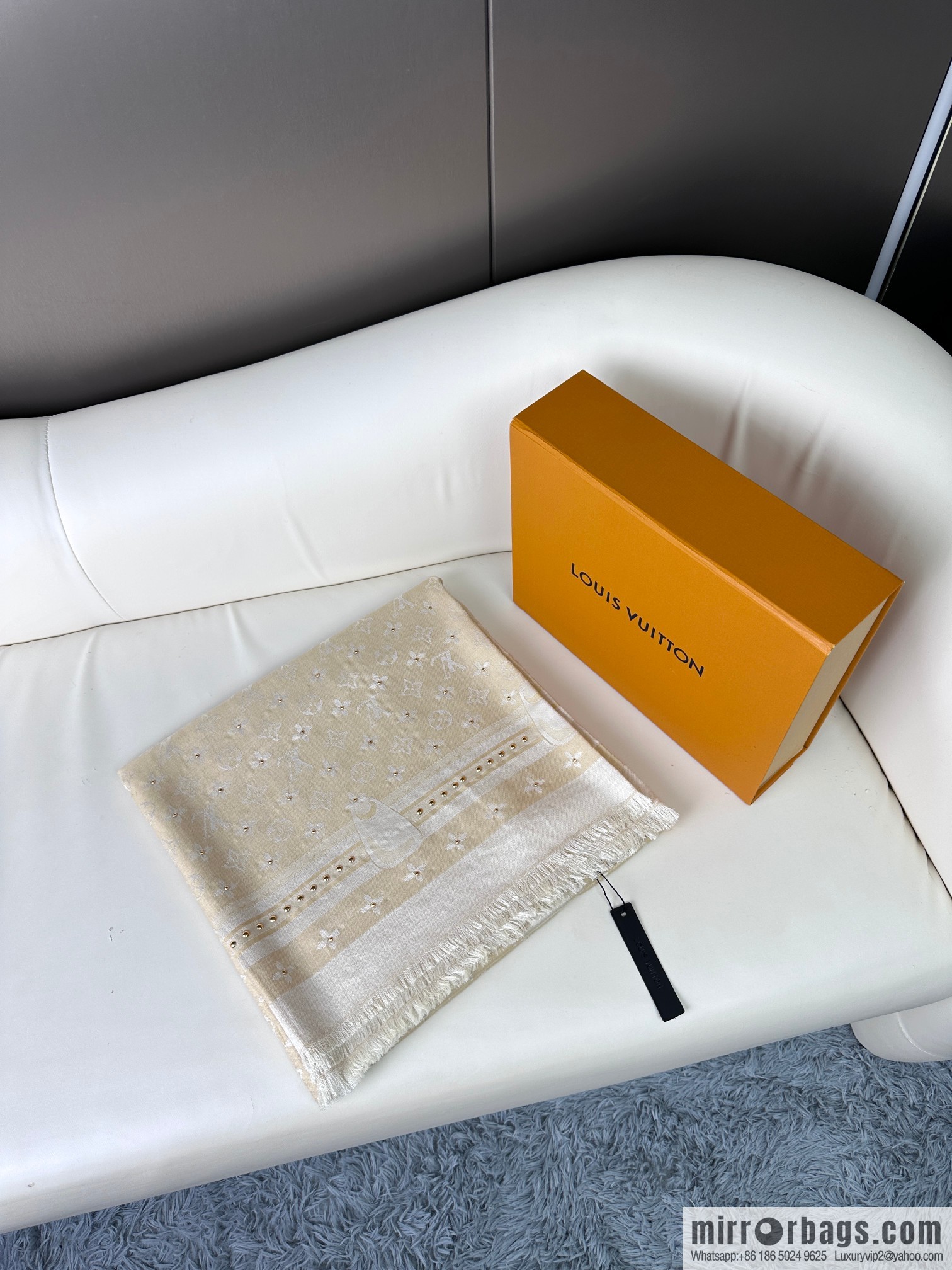 LV STUDDY DENIM MONOGRAM Shawl