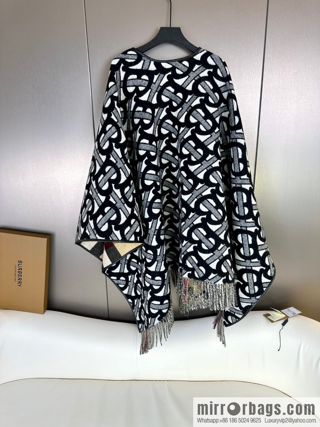 Burberry's latest double-sided jacquard cape large shawl