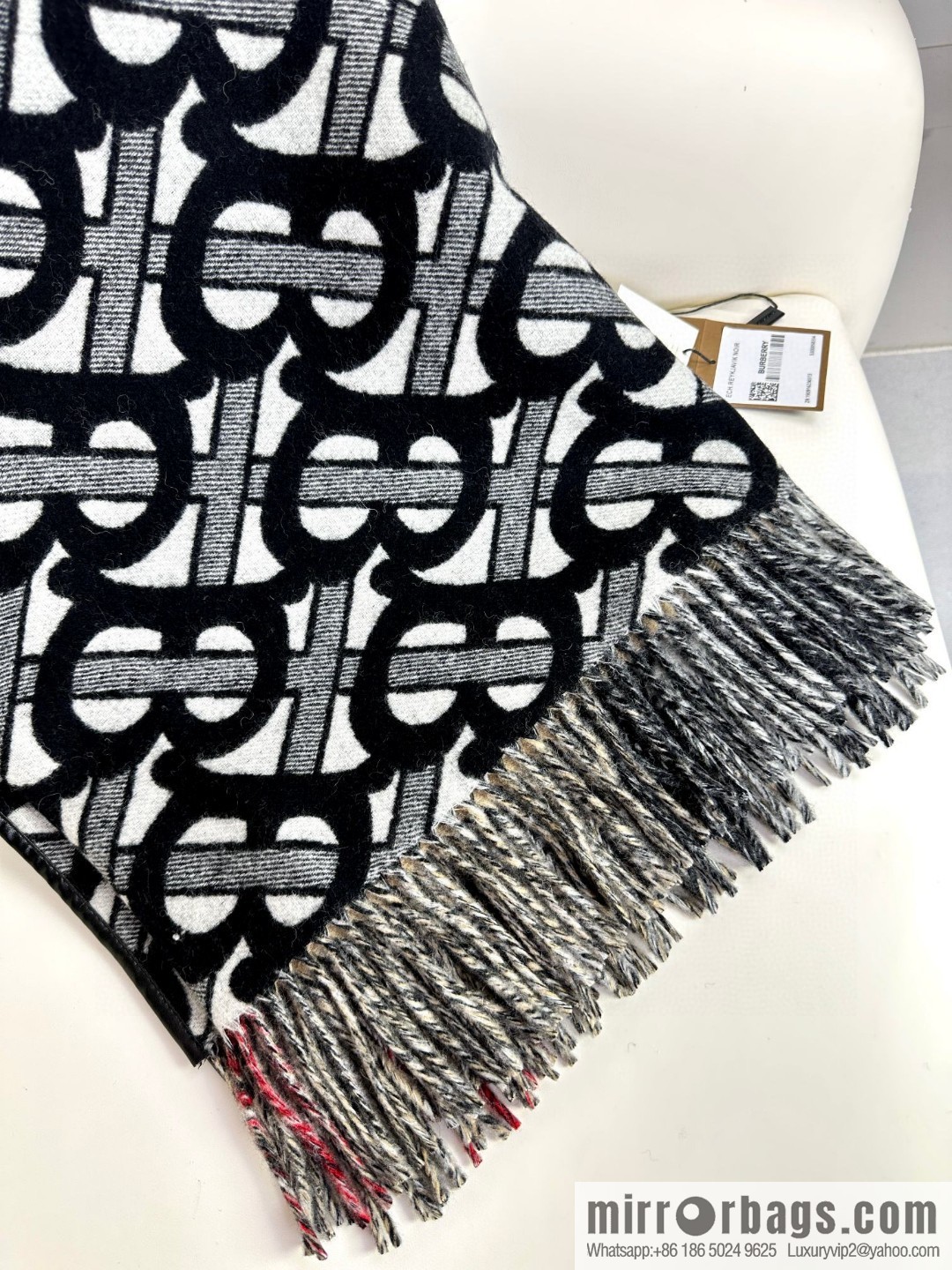 Burberry's latest double-sided jacquard cape large shawl