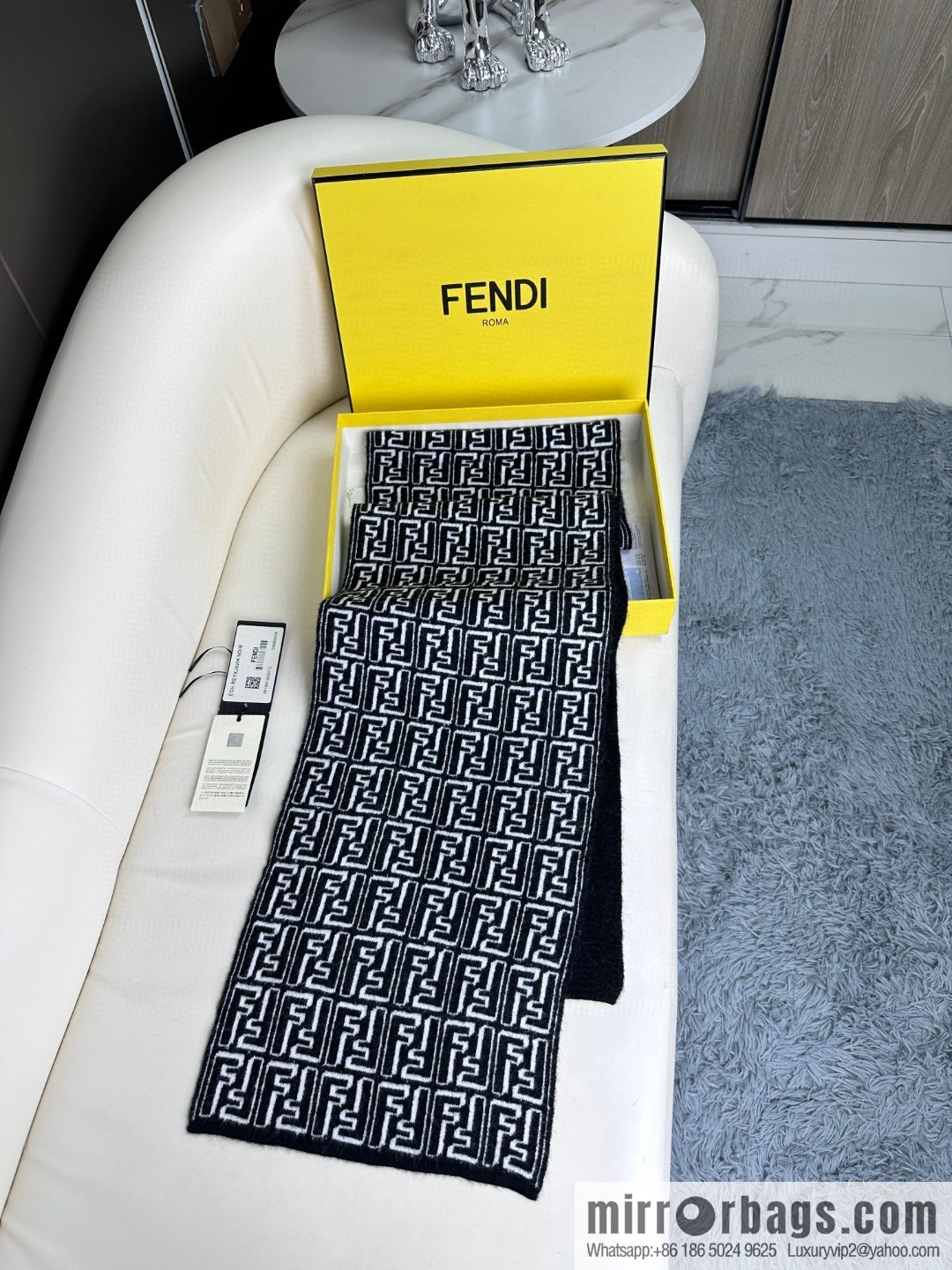 FENDI 2023 new collection, knitted double-sided scarf