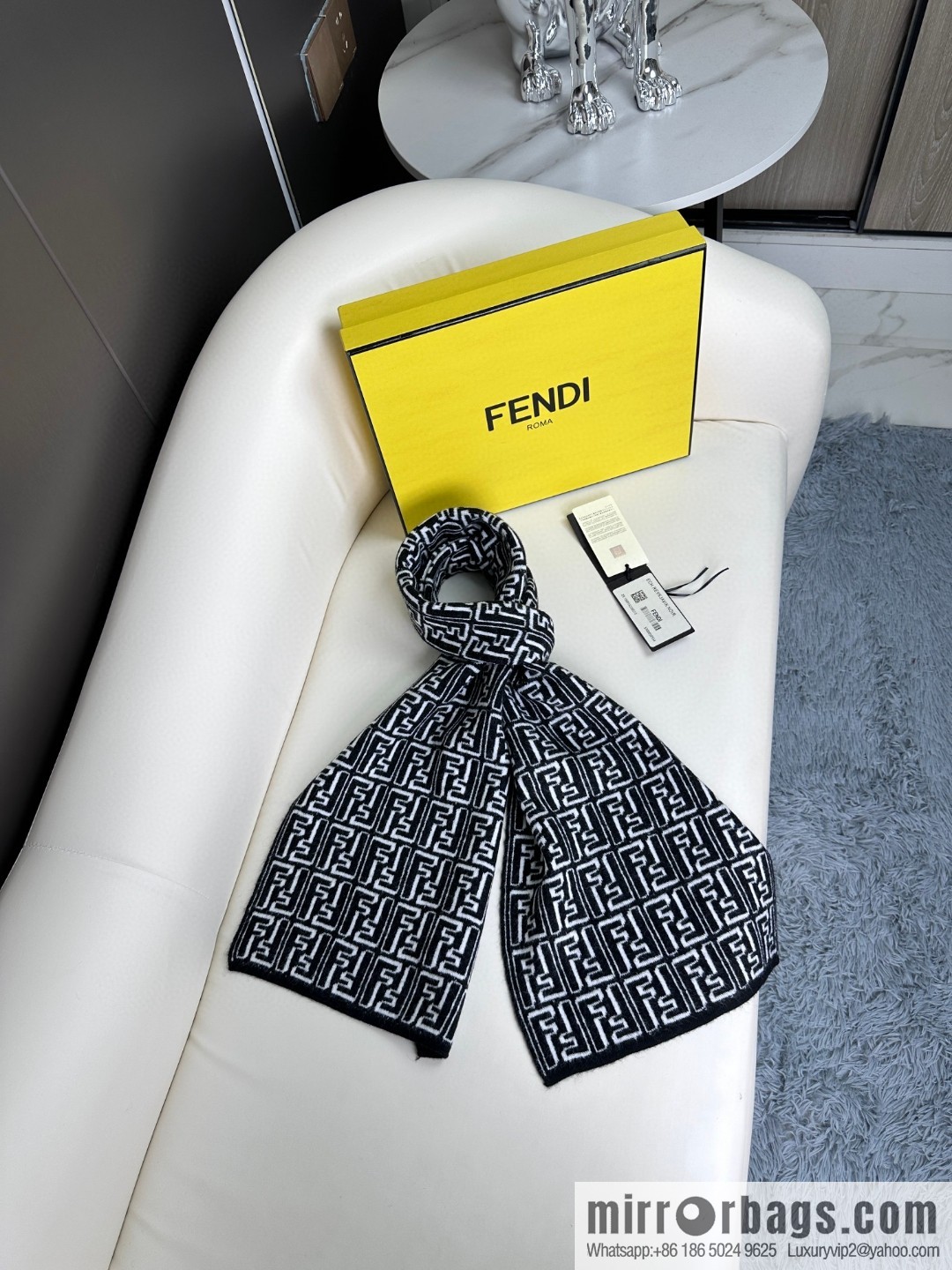 FENDI 2023 new collection, knitted double-sided scarf