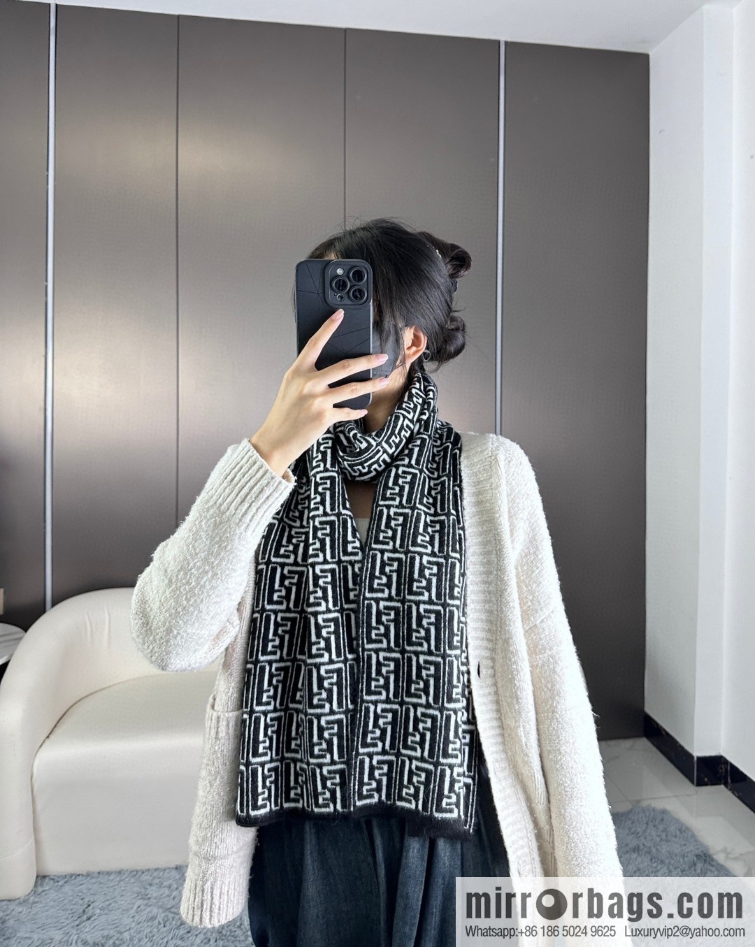 FENDI 2023 new collection, knitted double-sided scarf