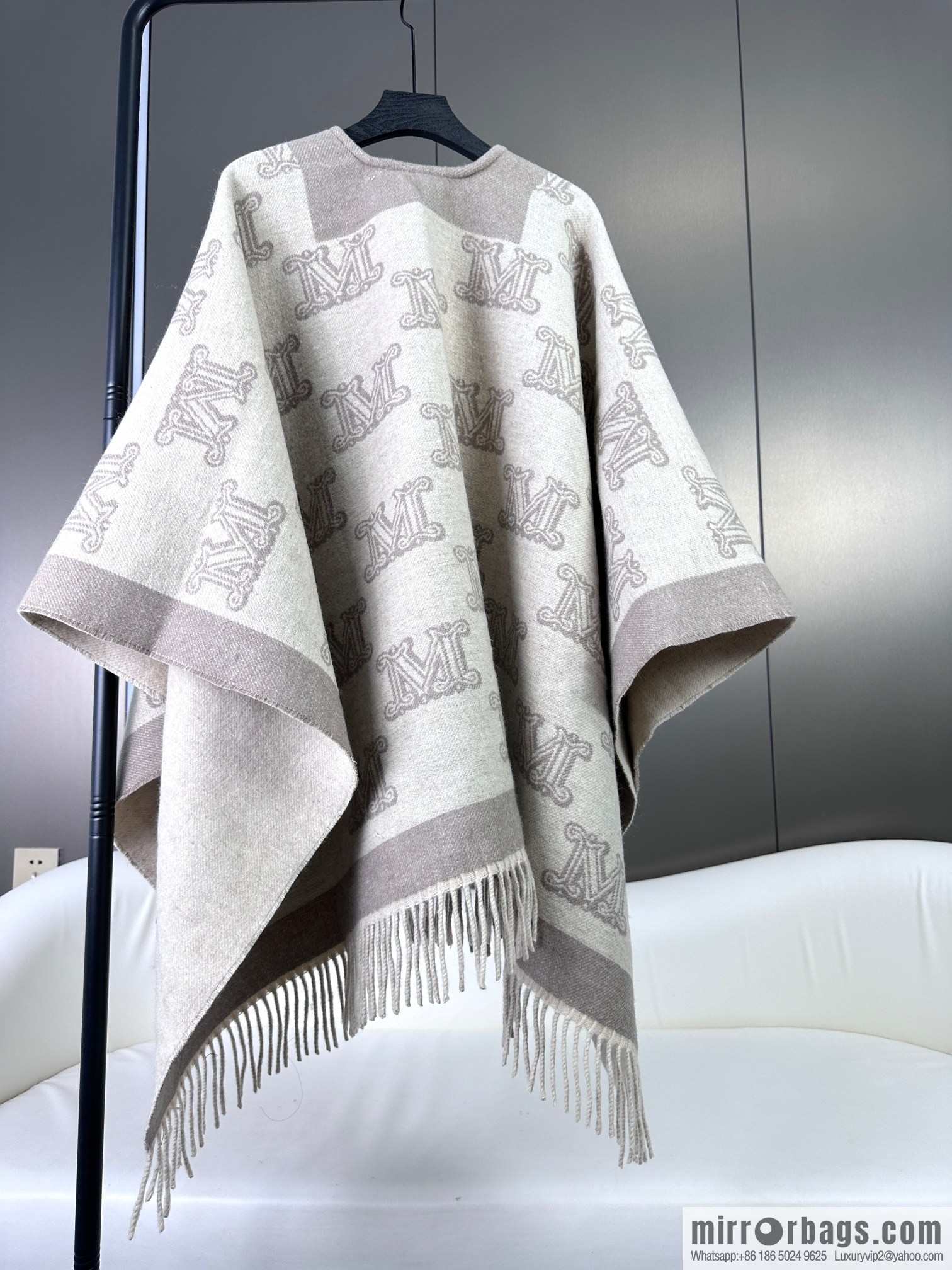 Max Mara Classic Presbyopia Shawl